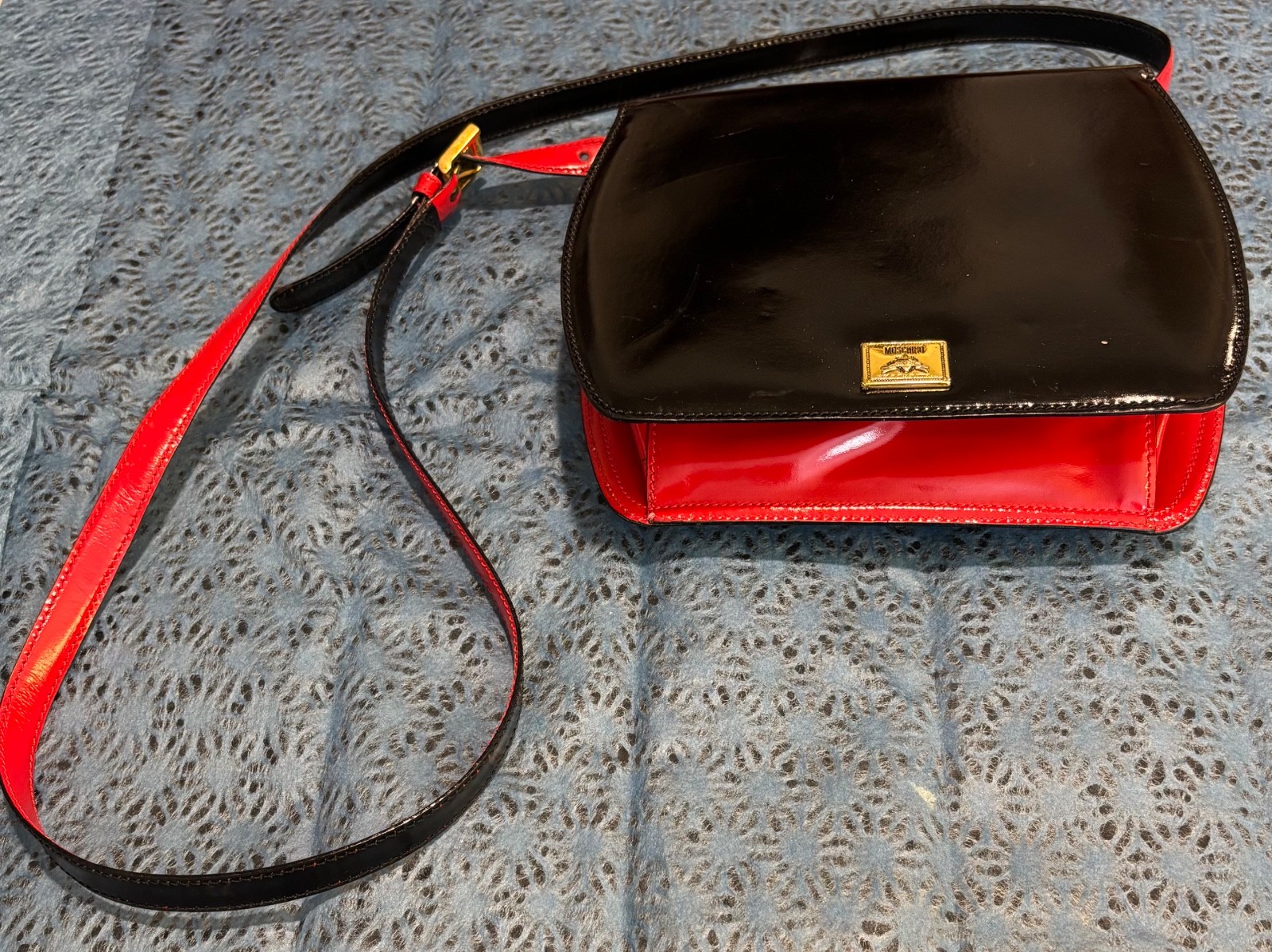 Vintage Moschino Redwall Crossbody Purse Fleur De Lis Clasp – Made In Italy