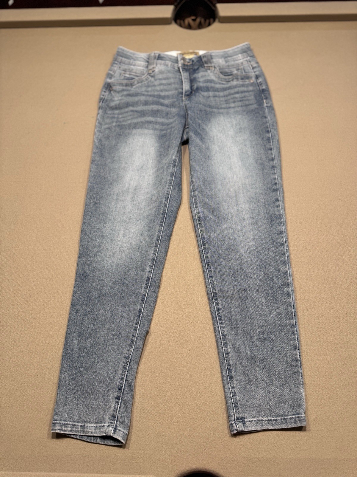 Democracy “Ab technology” Light Blue Skinny Ankle Jeans Size 8