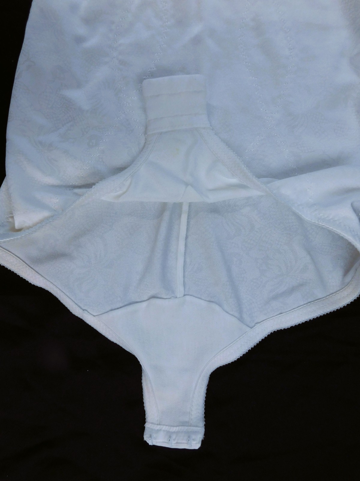 Vintage Flexxees 36B All in One White Satin Girdle Bodysuit Wire Cups-Style 685