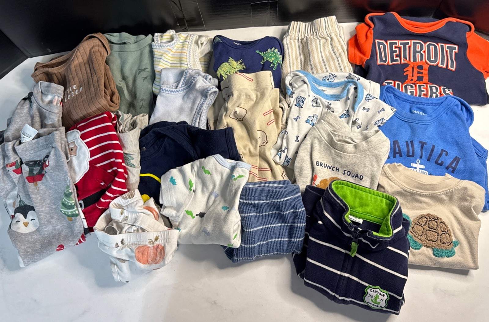 Lot Of 21 Boys Clothes 12-18 Months Various Brands And Styles 21 Pieces.