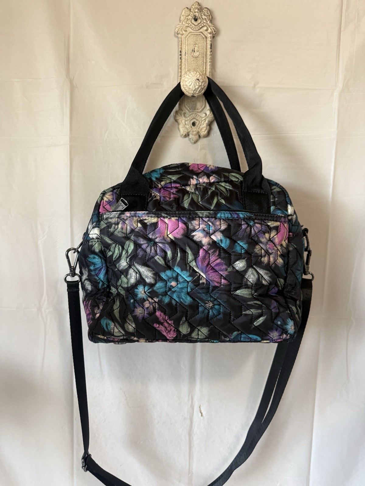 LUG jive satchel Built In Wallet