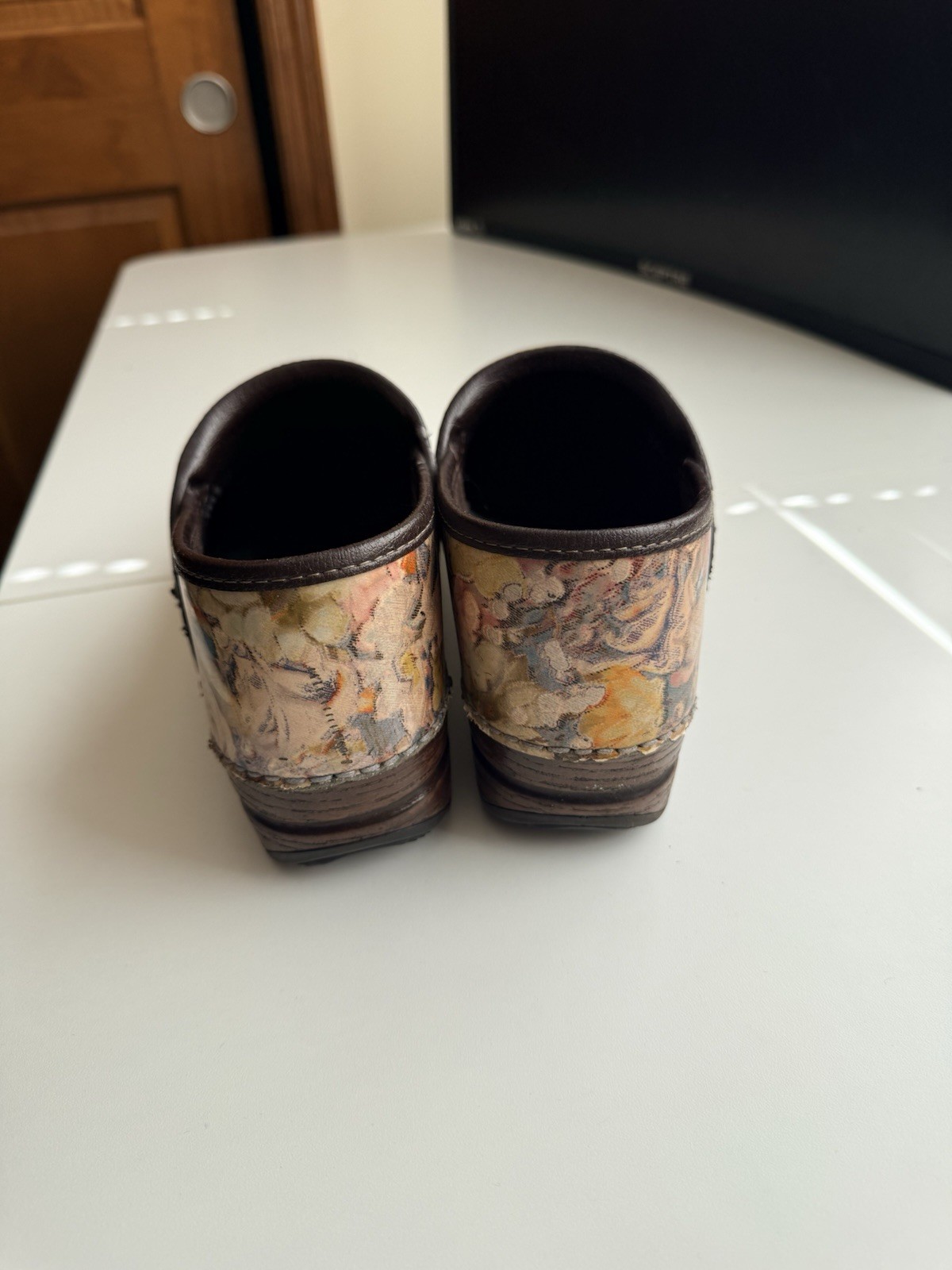 Dansko Professional Floral Leather Clogs Slip-On Slip Resistant EU 40 US 9.5
