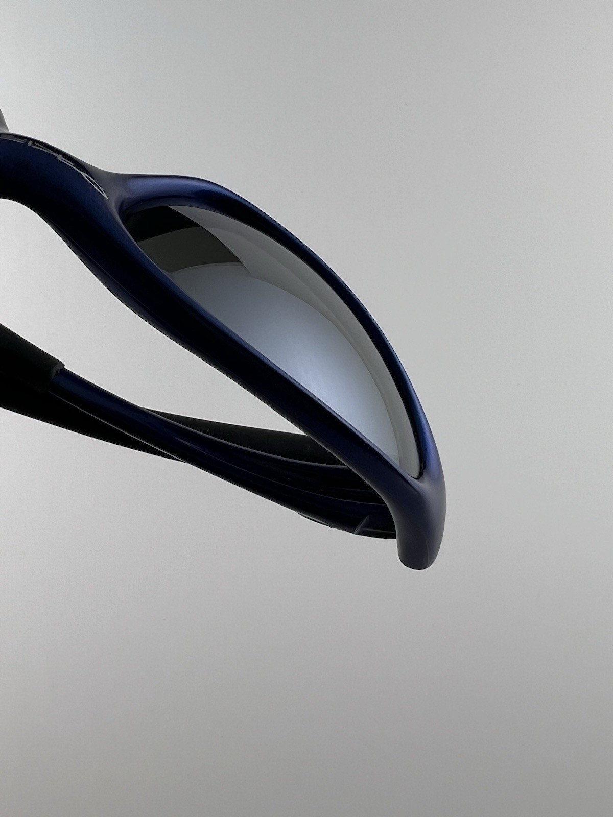 Oakley Minute 1.0 Code Blue Frame Black Iridium Lens 04-094 Silver Icons RARE