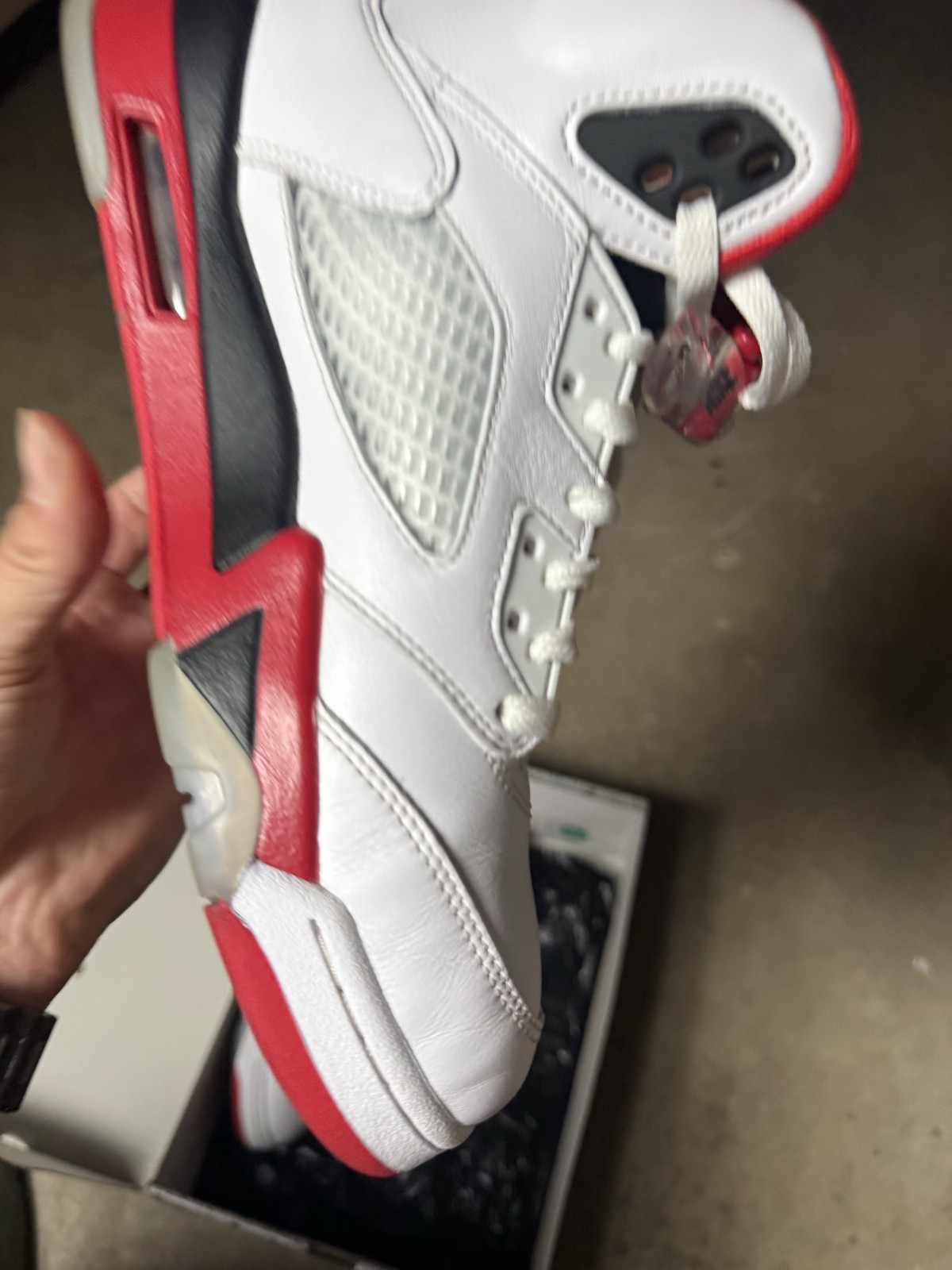 Size 8M/9.5W – Jordan 5 Retro Fire Red Black Tongue (2025) HQ7978-101 Pre-Owned