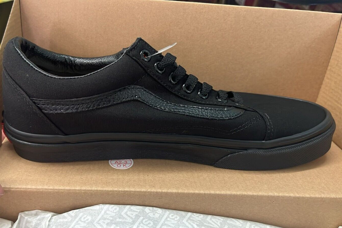 Vans Old Skool Black/Black, MEN’S SIZE 9.0 WOMEN’S 10.5 VN000D3HBKA