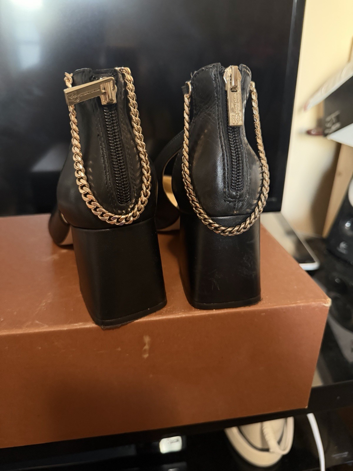 Jessica Simpson Black Leather Pointed Toe Ankle Strap Chain Pumps Size 7.5