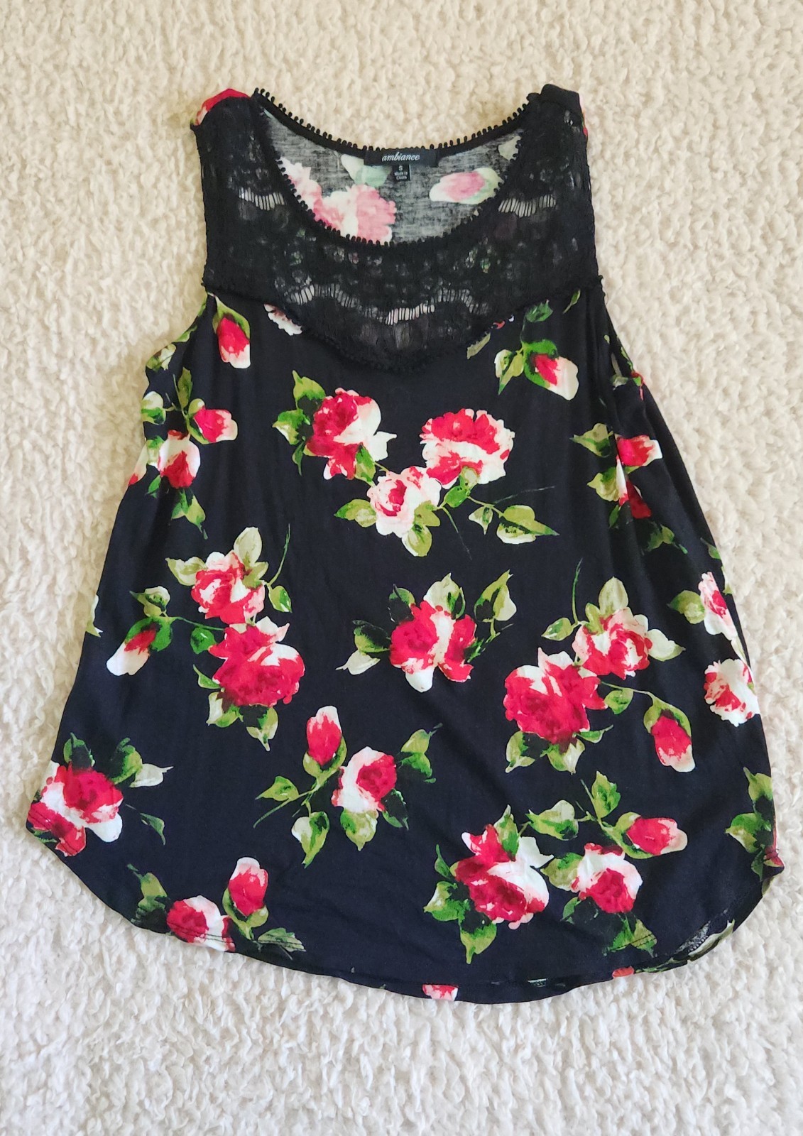 Womans Floral Pattern Shirt Size Small