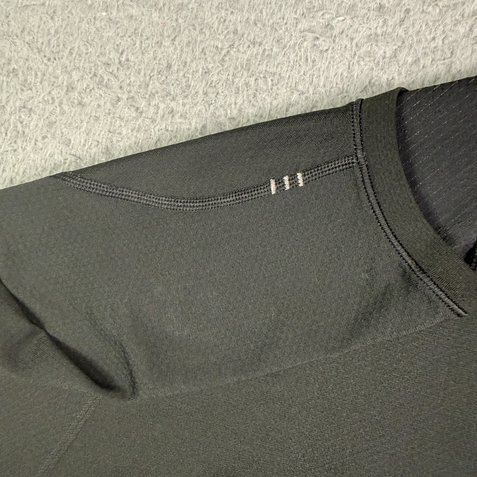 Lululemon Shirt Mens S Black Metal Vent Tech Performance Gym Short Sleeve MIA 5K