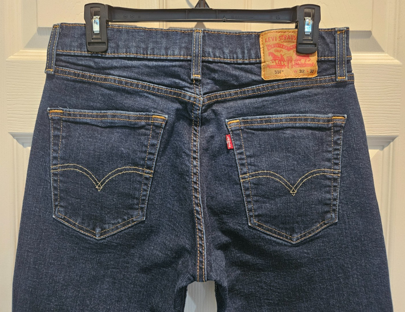 Levis 514 Straight Fit Men’s Jeans- Cleaner, Size 32×32, slightly shrunk