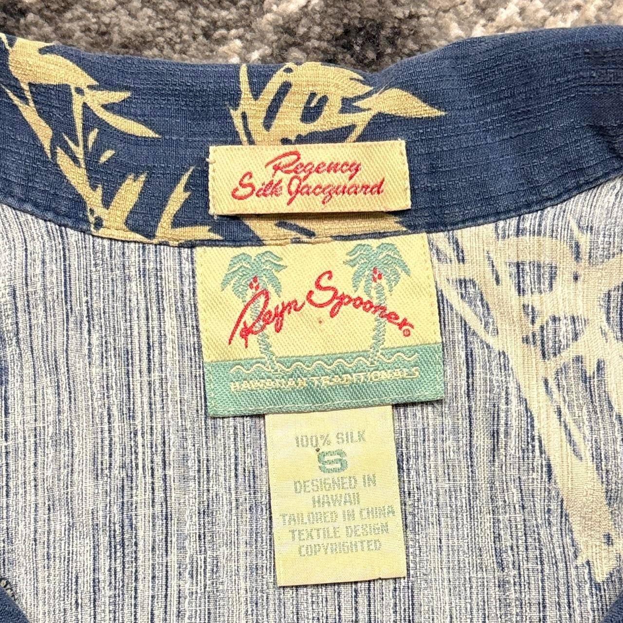 Reyn Spooner Hawaiian Shirt Womens Small Regency Silk Jacquard Blue Short Sleeve
