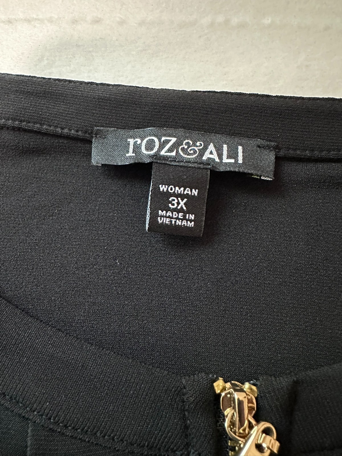 Roz & Ali Women’s Black Pintuck Gold Zipper Accent Roll-Tab 3/4 Sleeve Blouse 3X