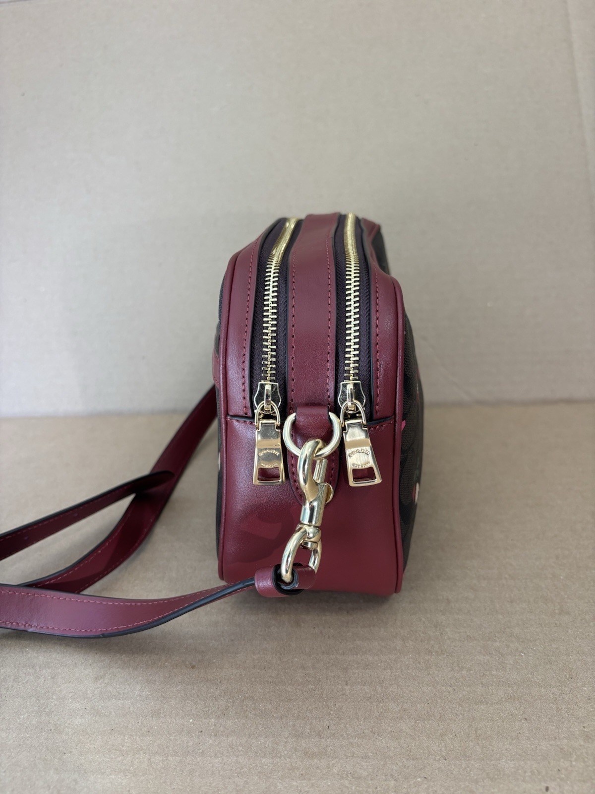 COACH Jess Crossbody In Signature Canvas Heart Petal Print💖🌸