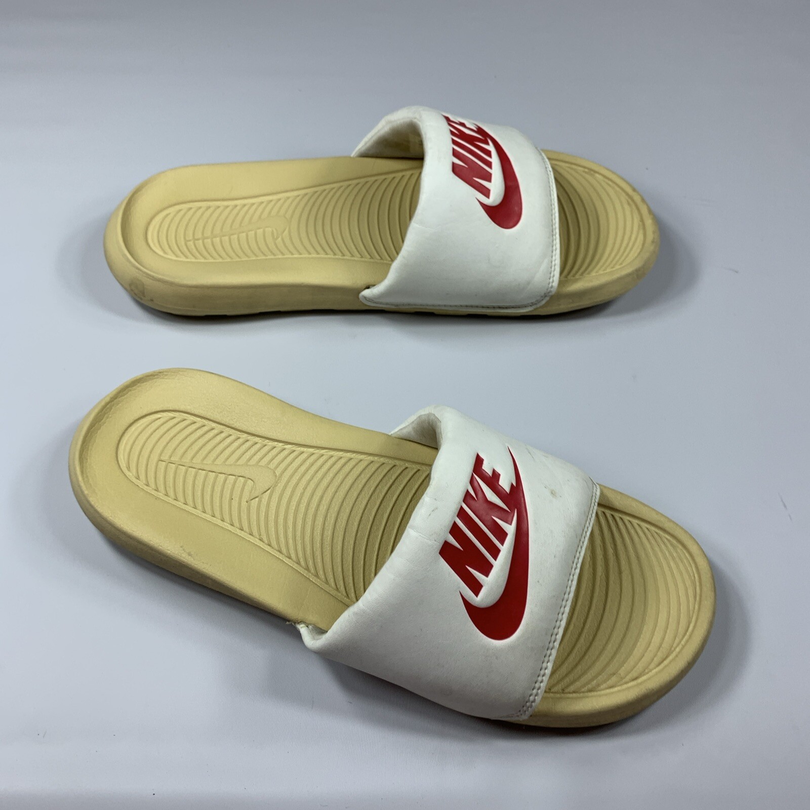 Men’s Nike Victori One Slide, Summit White/Sesame/University Red Sz 8 CN9675-107