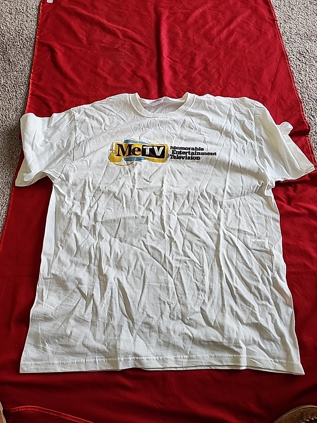 MeTV White T-shirt XL New Without Tags