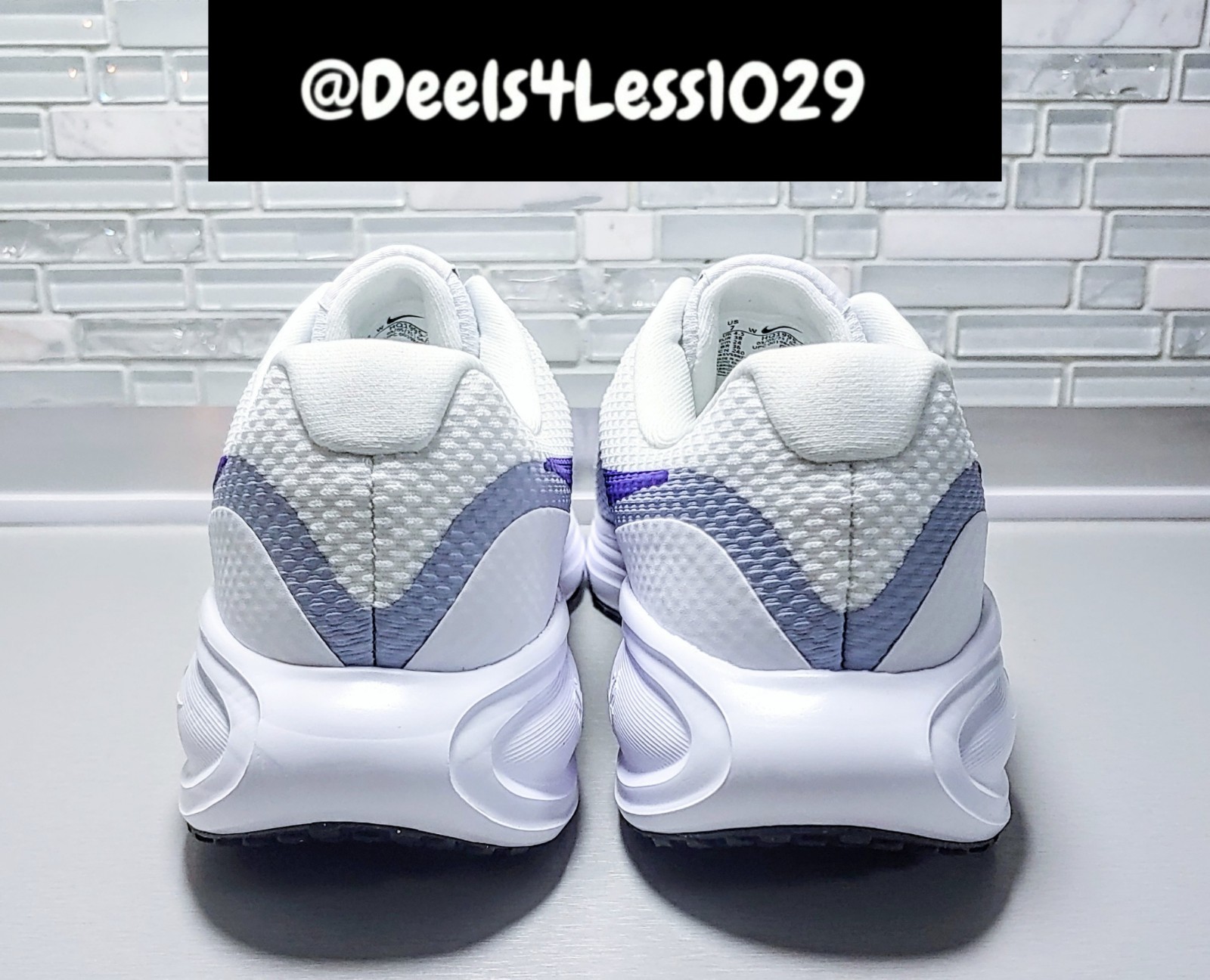 Nike Revolution 8 Running Womens Size 7 Wide White Violet Mist Purple HQ1995-101
