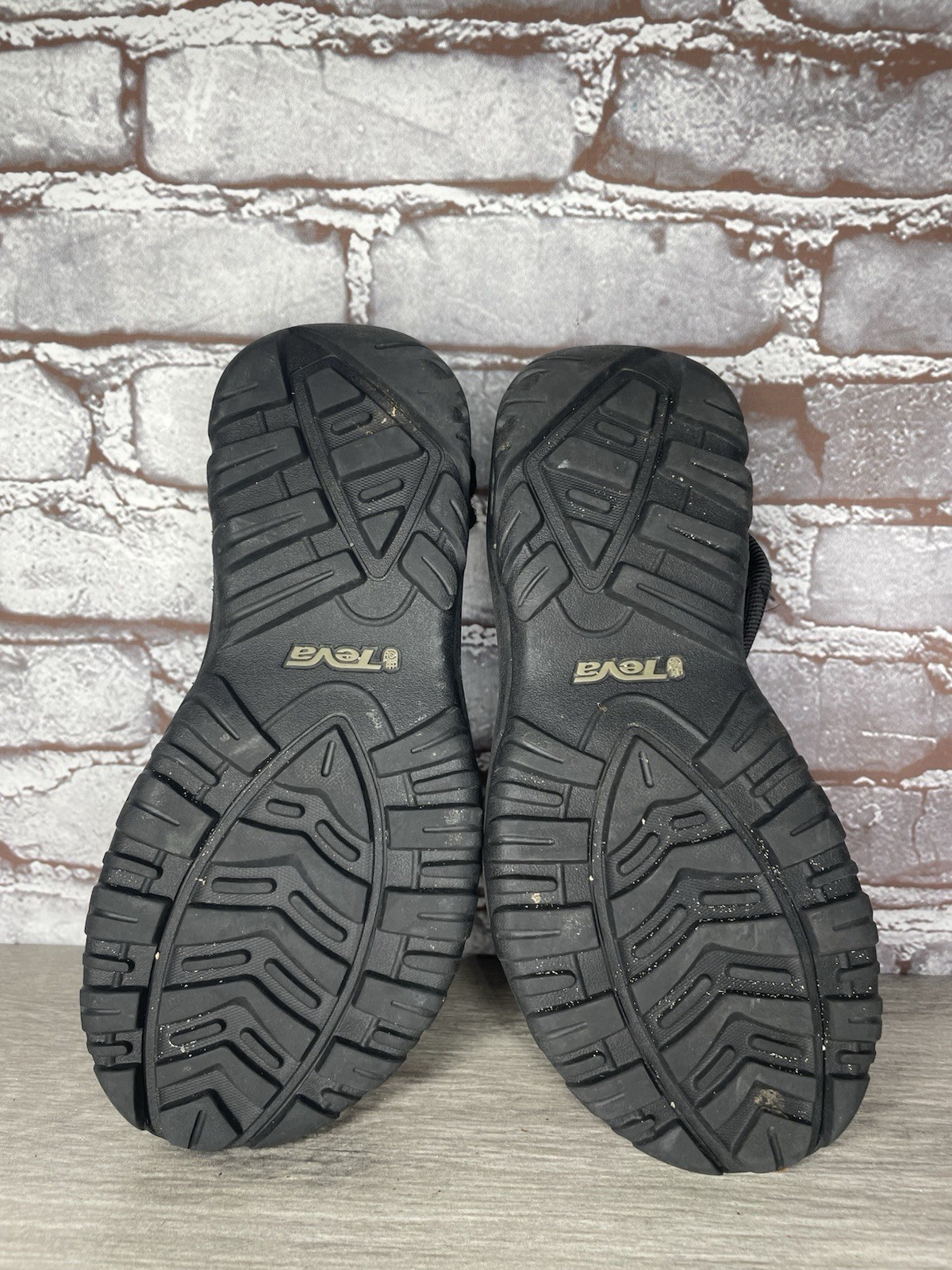 TEVA Hurricane Xlt2 Black EVA Foam Midsole Rugged Rubber Sandals Women 8M US/39