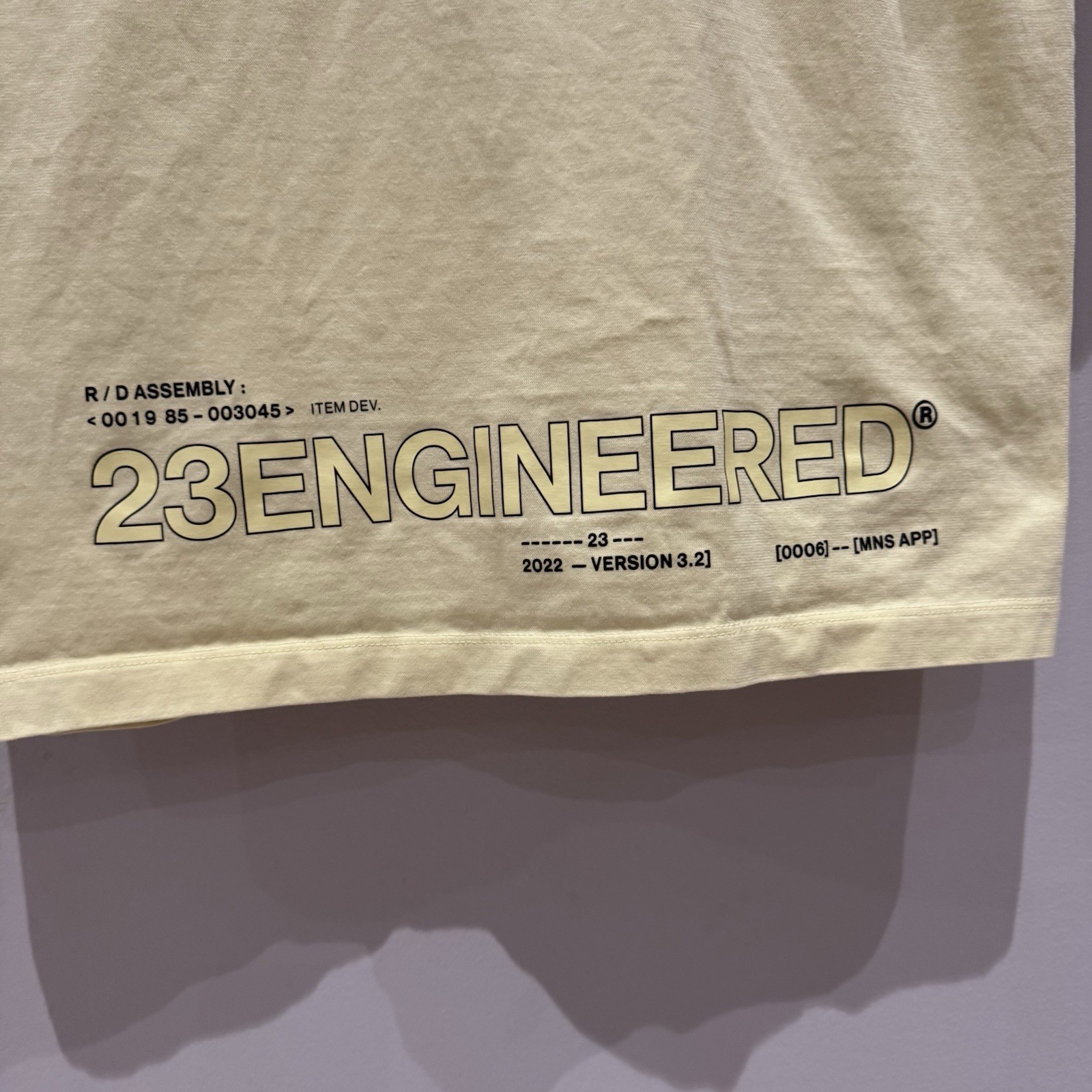 Jordan 23 Engineered Men’s Yellow Graphic Logo Crewneck T-Shirt Size M