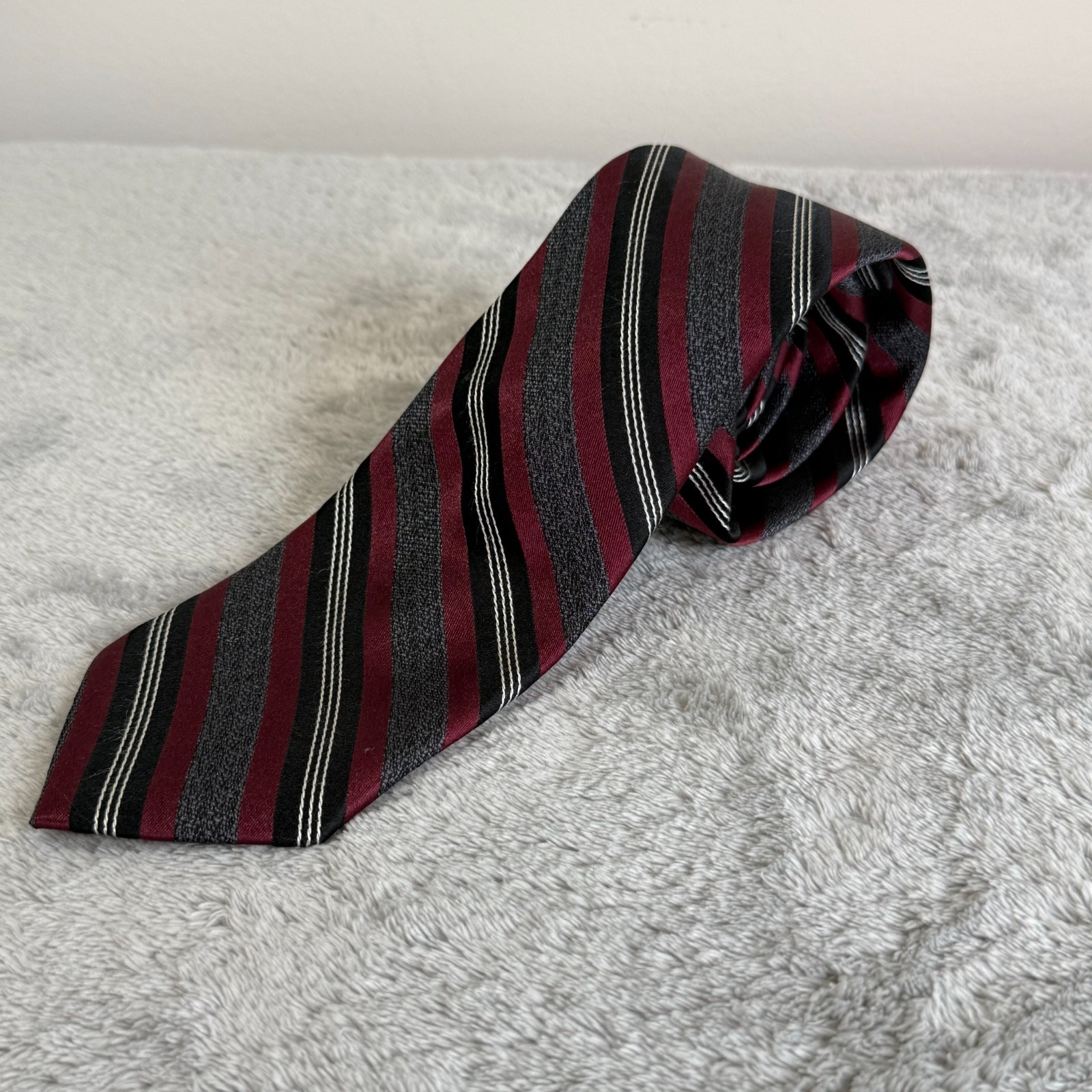 Joseph Abboud Men’s 100% Silk Tie Burgundy Gray Black Striped 3.25″ Professional