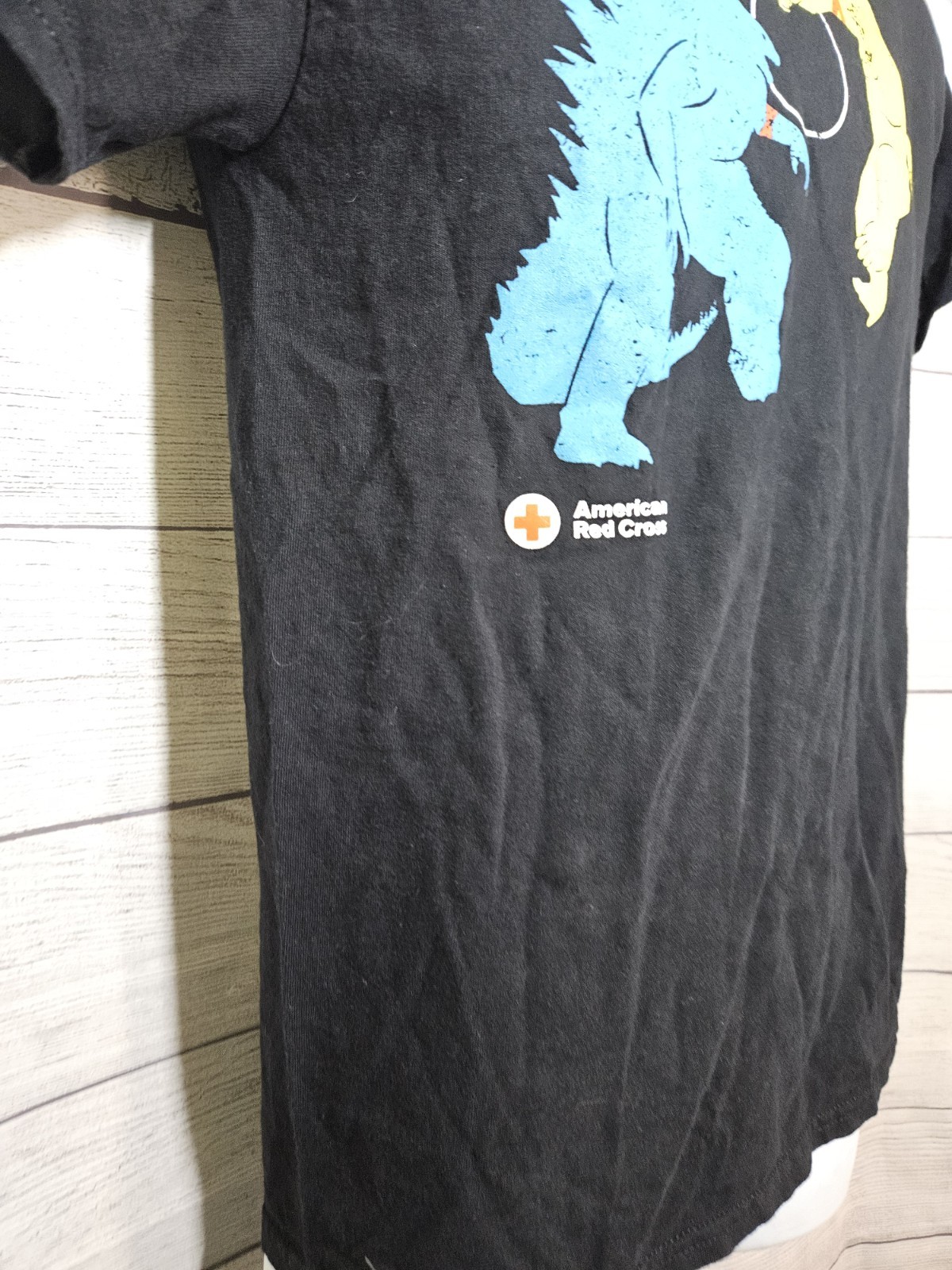Godzilla vs King Kong New Empire American Red Cross Movie Promo T-shirt SMALL