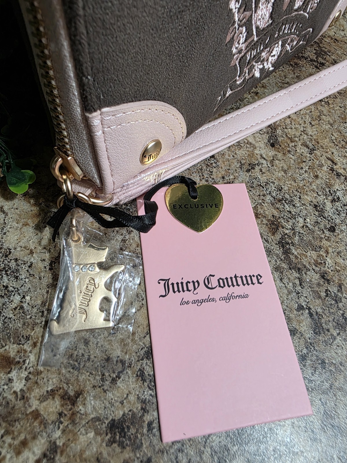 Juicy Couture Brown/Pink Zip-Around Wristlet Wallet Logo Heart Charm Card/ID