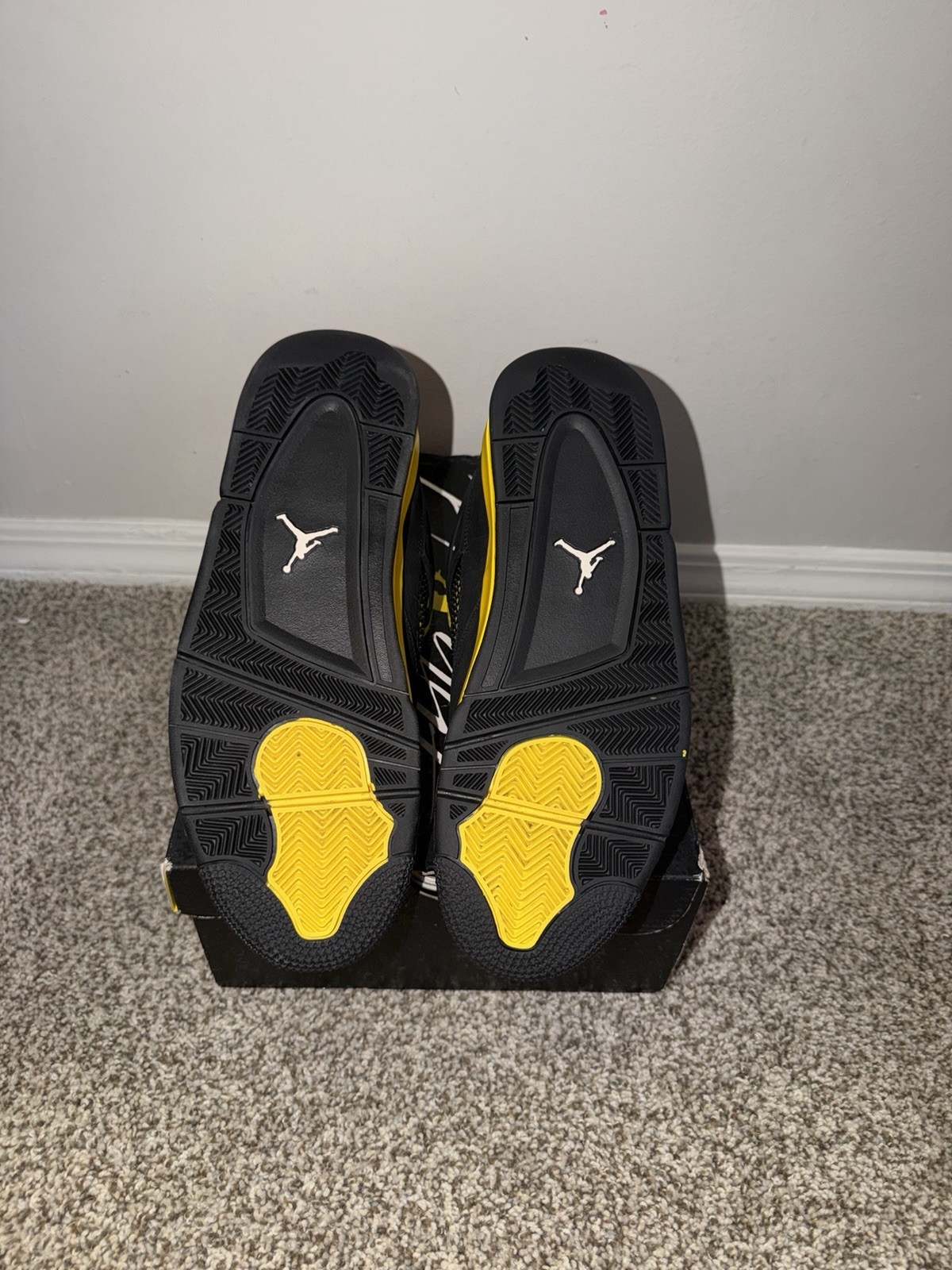 Jordan Air Jordan 4 Men’s Mid Top Basketball Sneakers Black/Yellow Colorblock