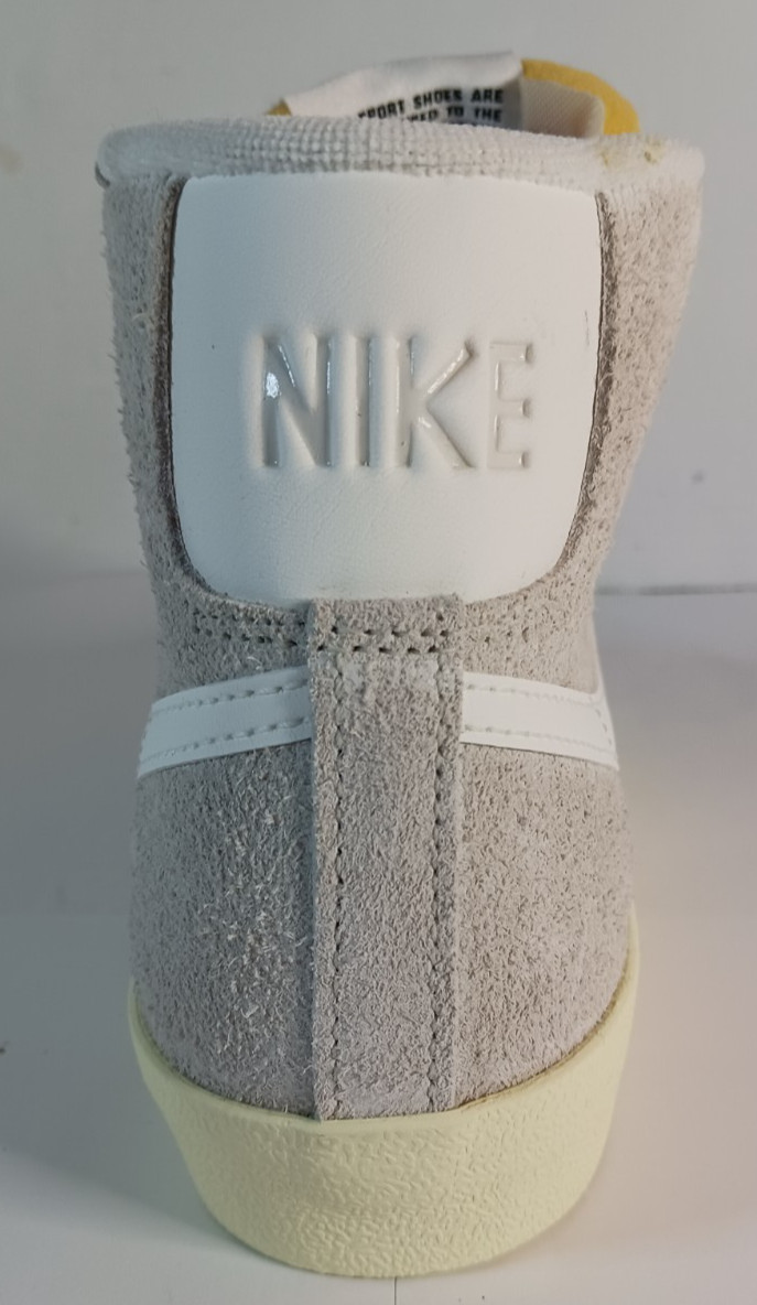 Nike Blazer Mid ’77 ‘Light Bone/Alabaster’ Shoes Womens Size 5.5