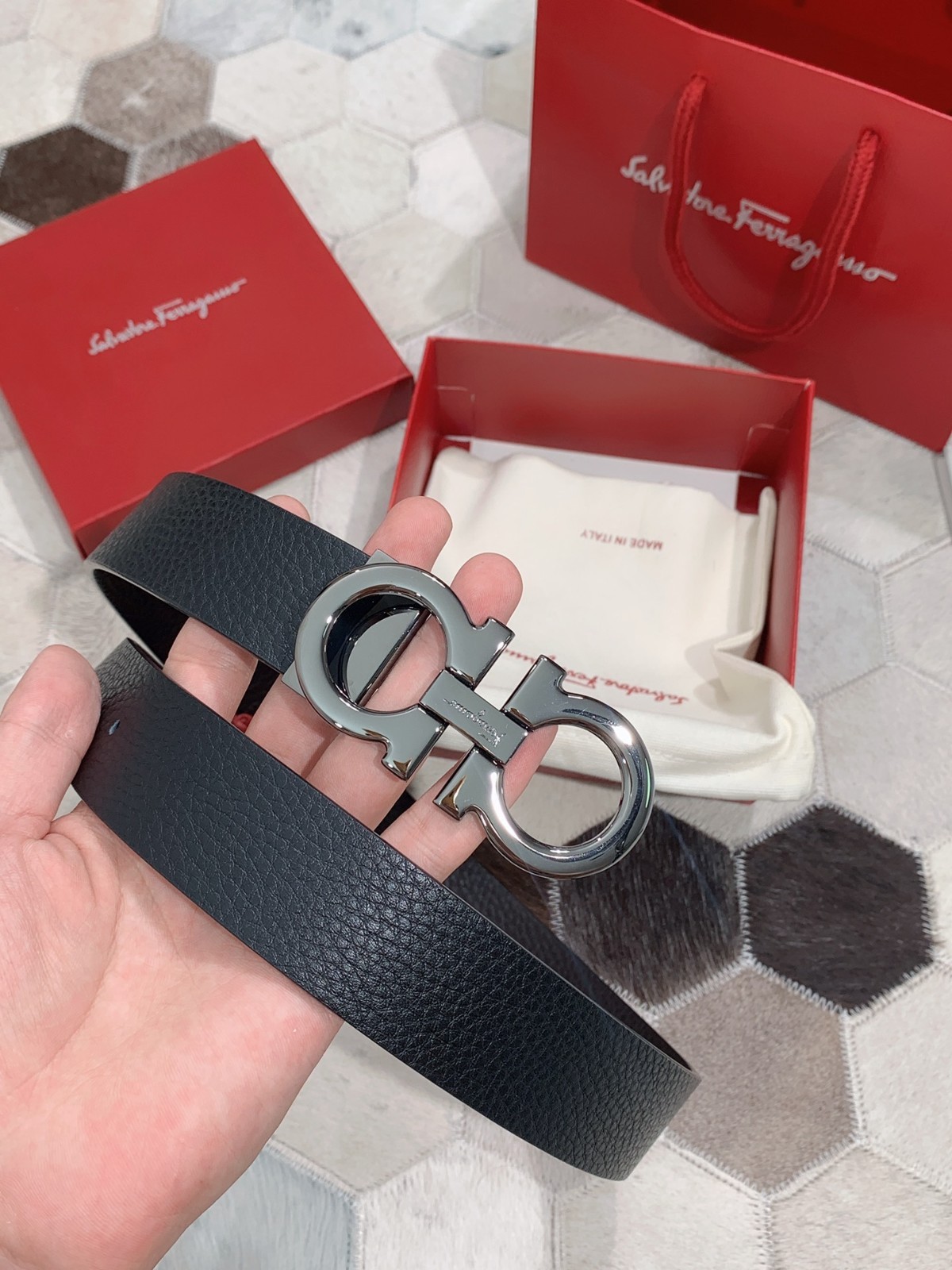 Salvatore Ferragamo Gancini Leather Belt Adjustable Buckle Luxury Designer Size