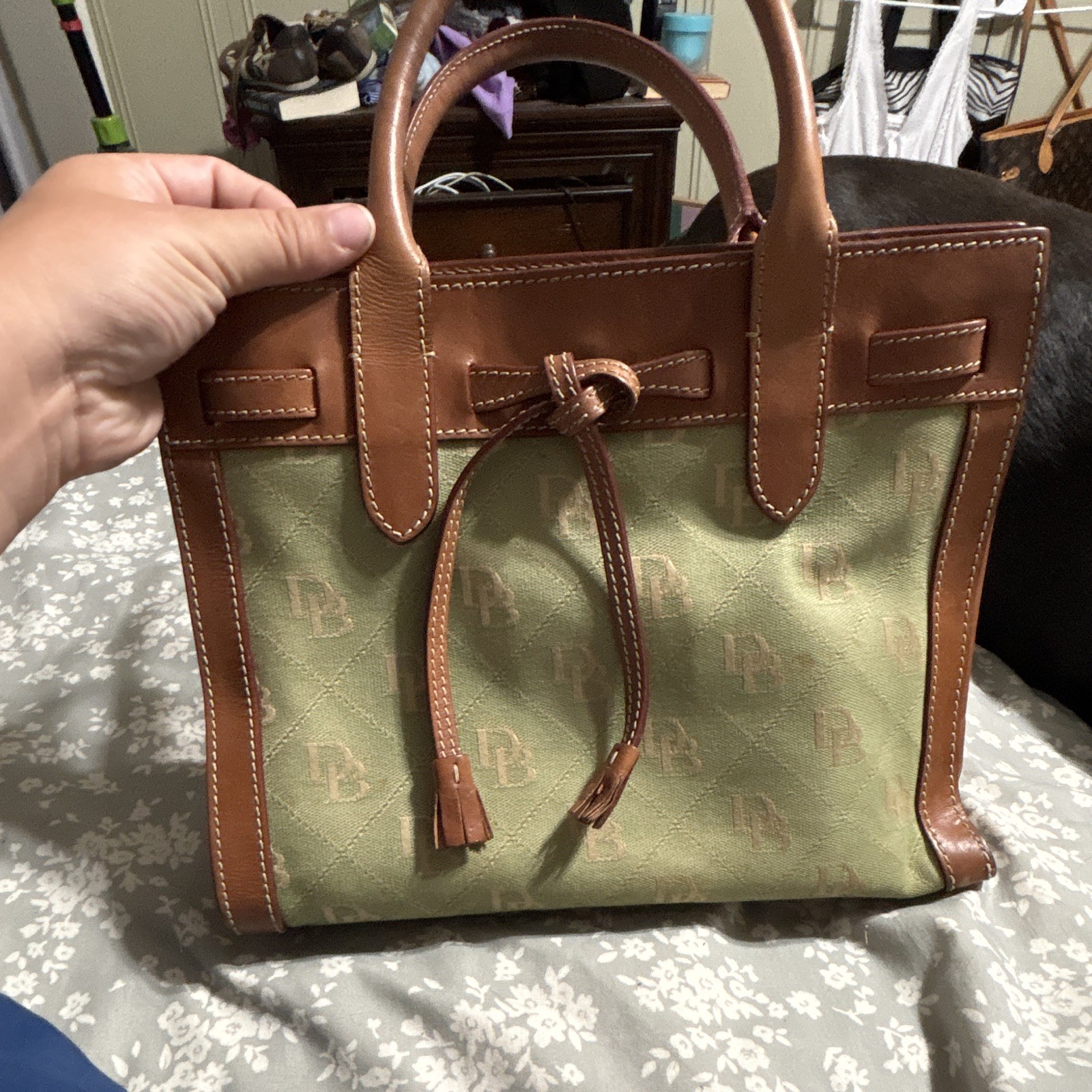 Dooney & Bourke Tan Beige Logo Satchel Top Handle Bag, Zip, Lined Pockets