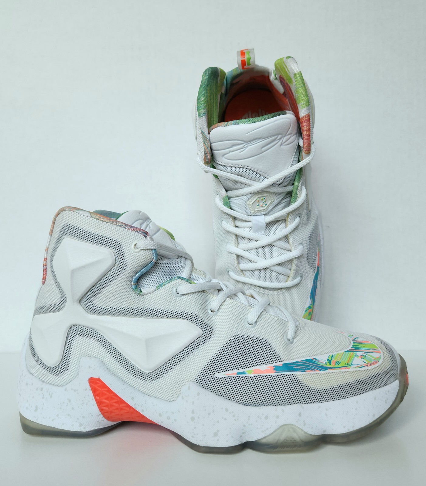 Nike LeBron 13 High Easter GS Size US 6.5Y 808709-108