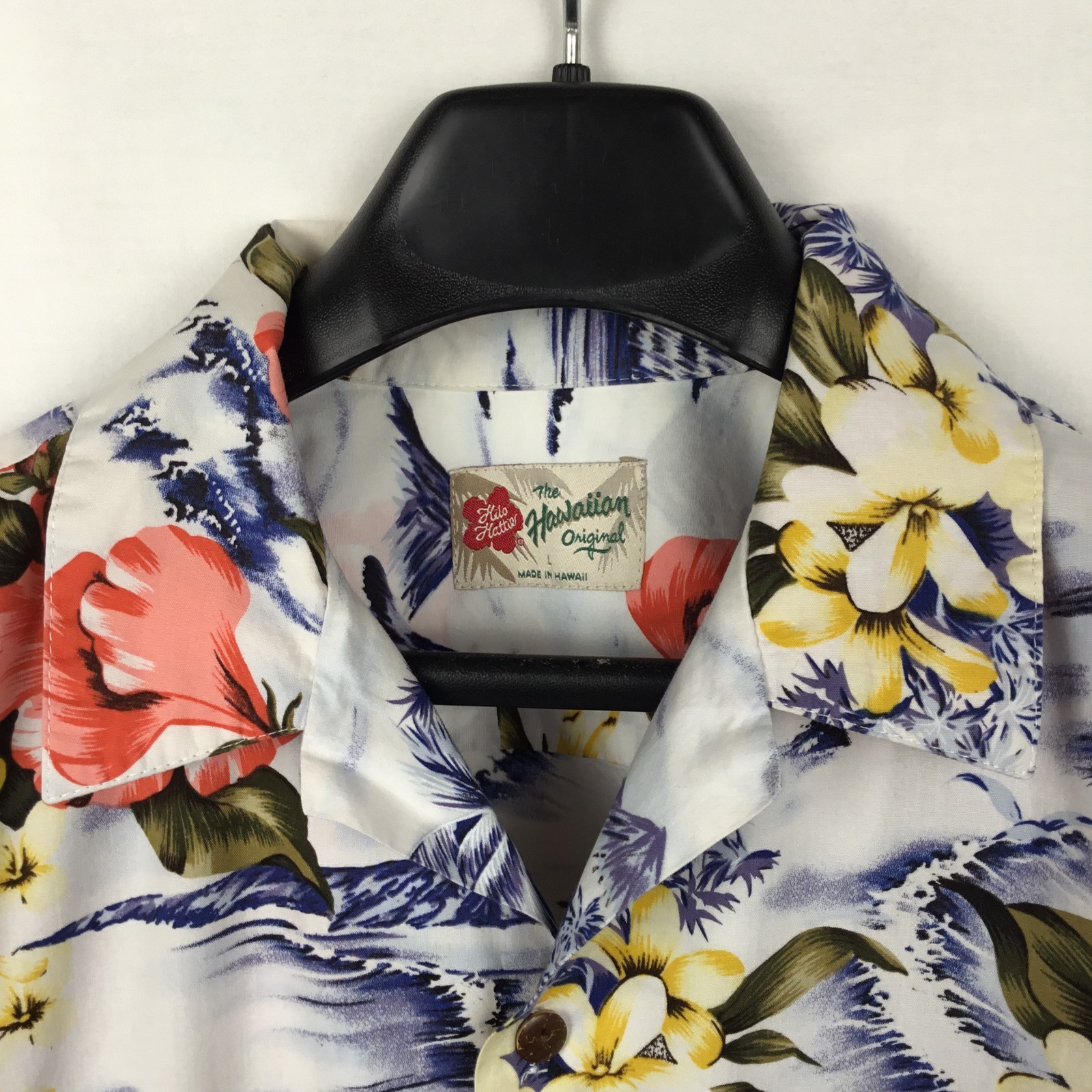 Hilo Hattie Vintage Mens Hawaiian Camp Shirt Large White Floral Aloha Summer