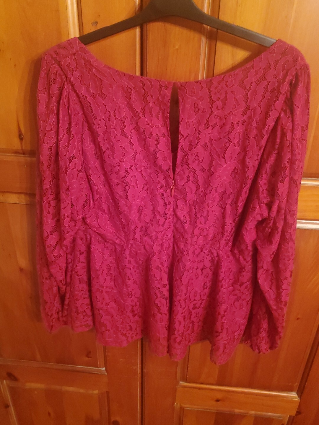 Torrid Top 1 Plus Size 1 Burgundy Lace Lined Blouse V-neck Romantic