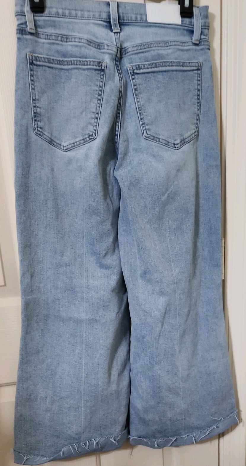 Pistola Womens Izzy HighRise Wide Leg Crop Jeans, Size 27 Great shape Inseam 26