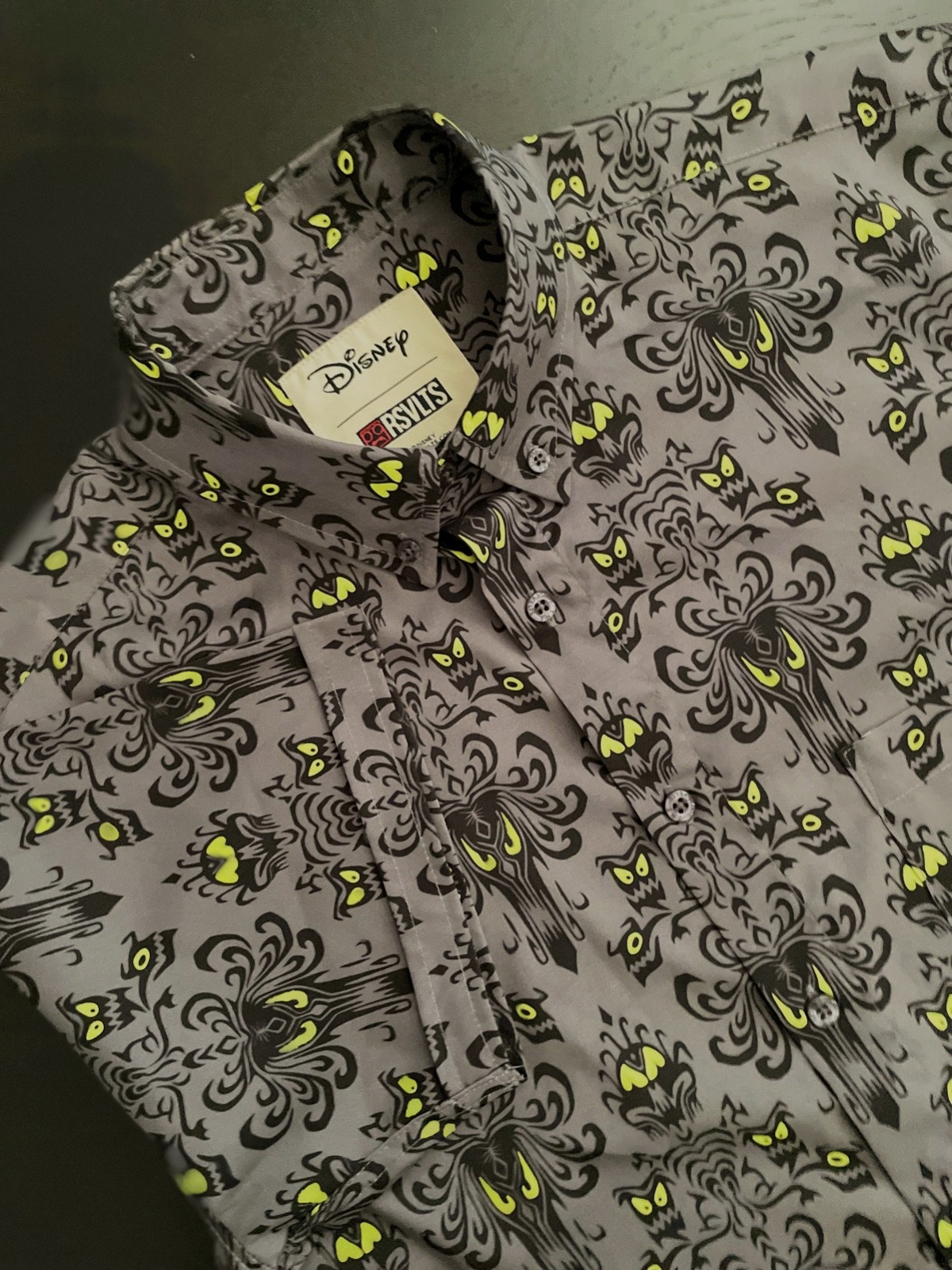 RSVLTS DISNEY Haunted Mansion Wall Creeps Kunuflex Button Down Shirt Men’s M EUC