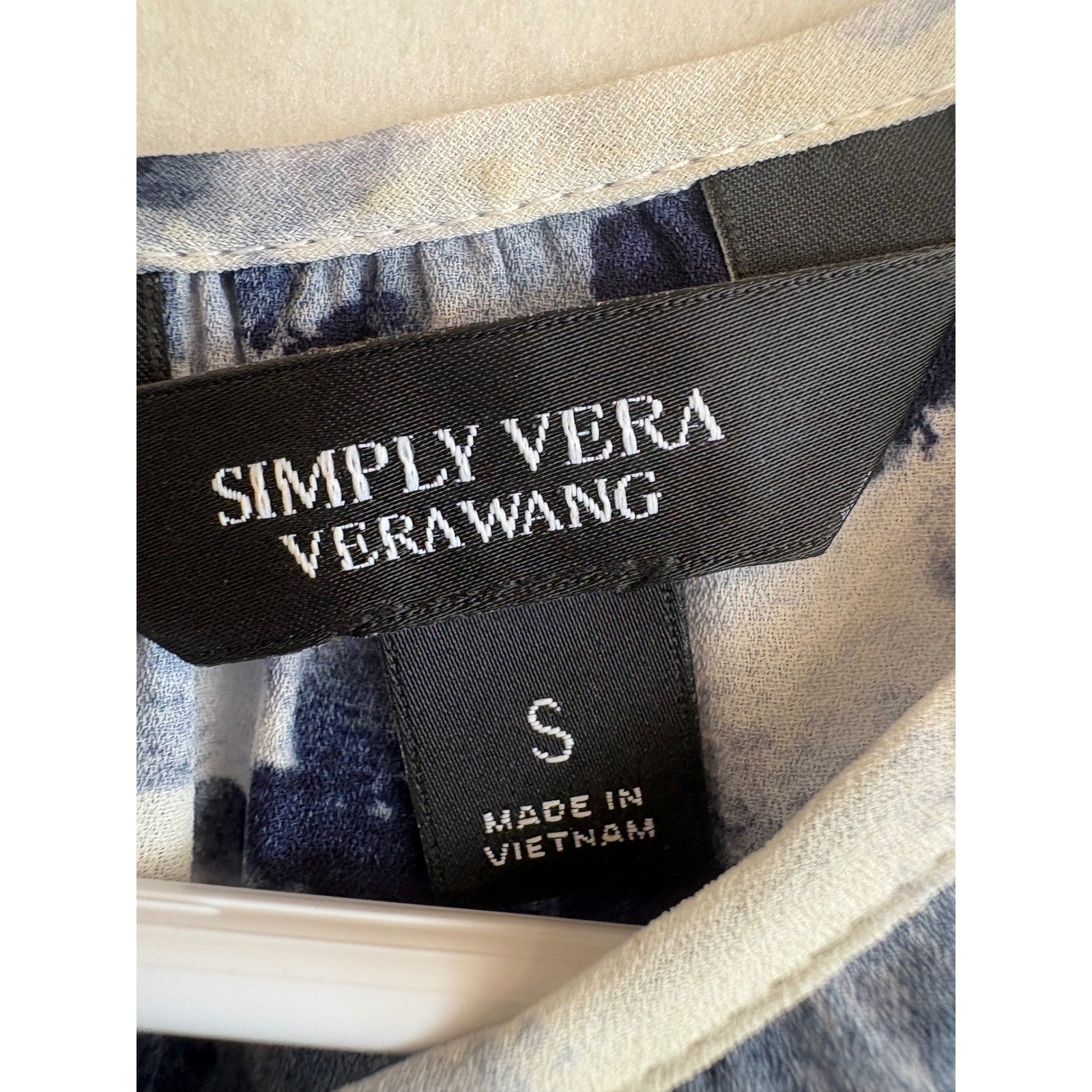 Simply Vera Vera Wang Blue White Floral Ruffle Sleeve Keyhole Blouse Small