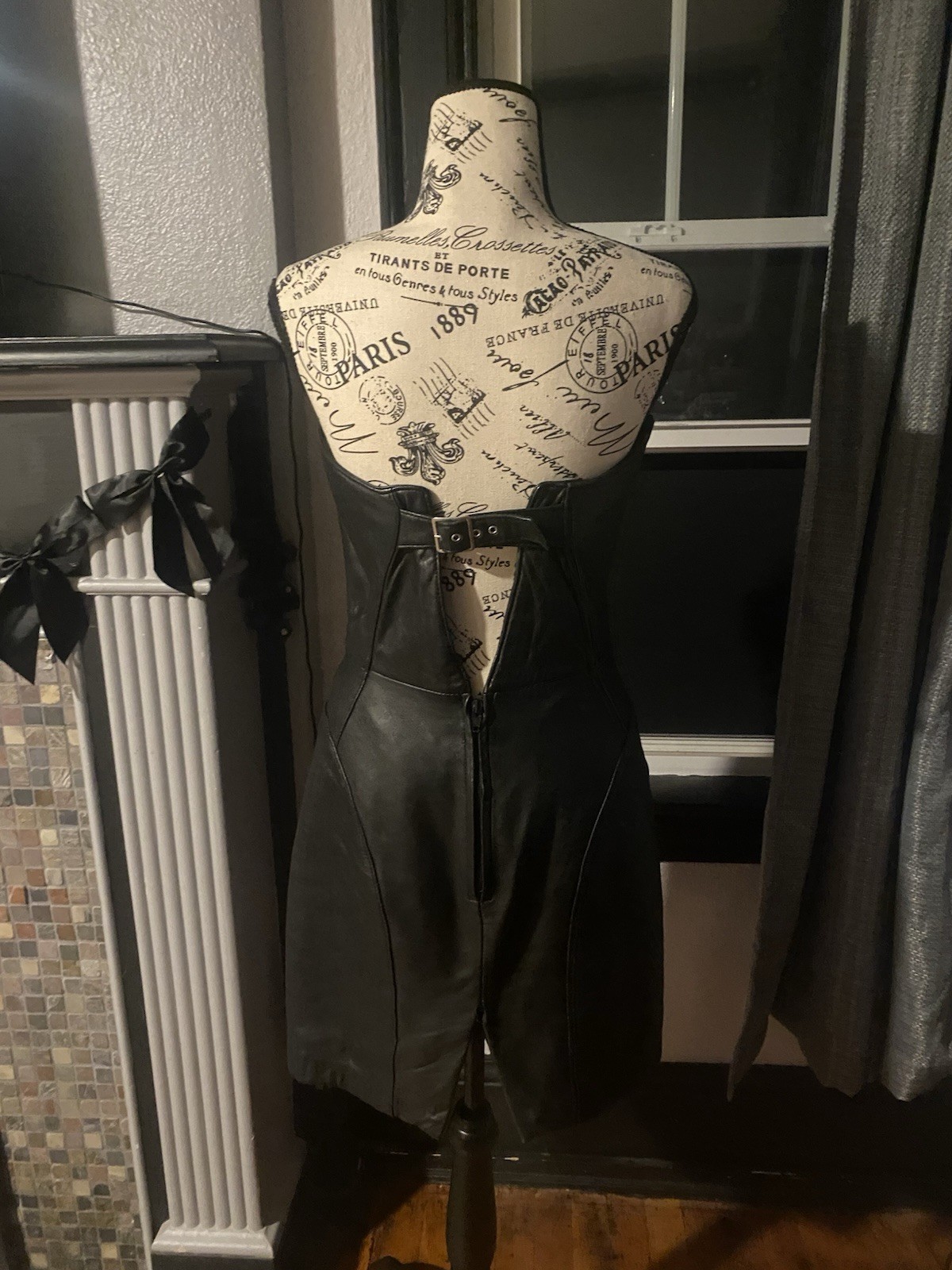 Bermans Black Leather Strapless Sweetheart Sheath Dress Knee Length Size 12