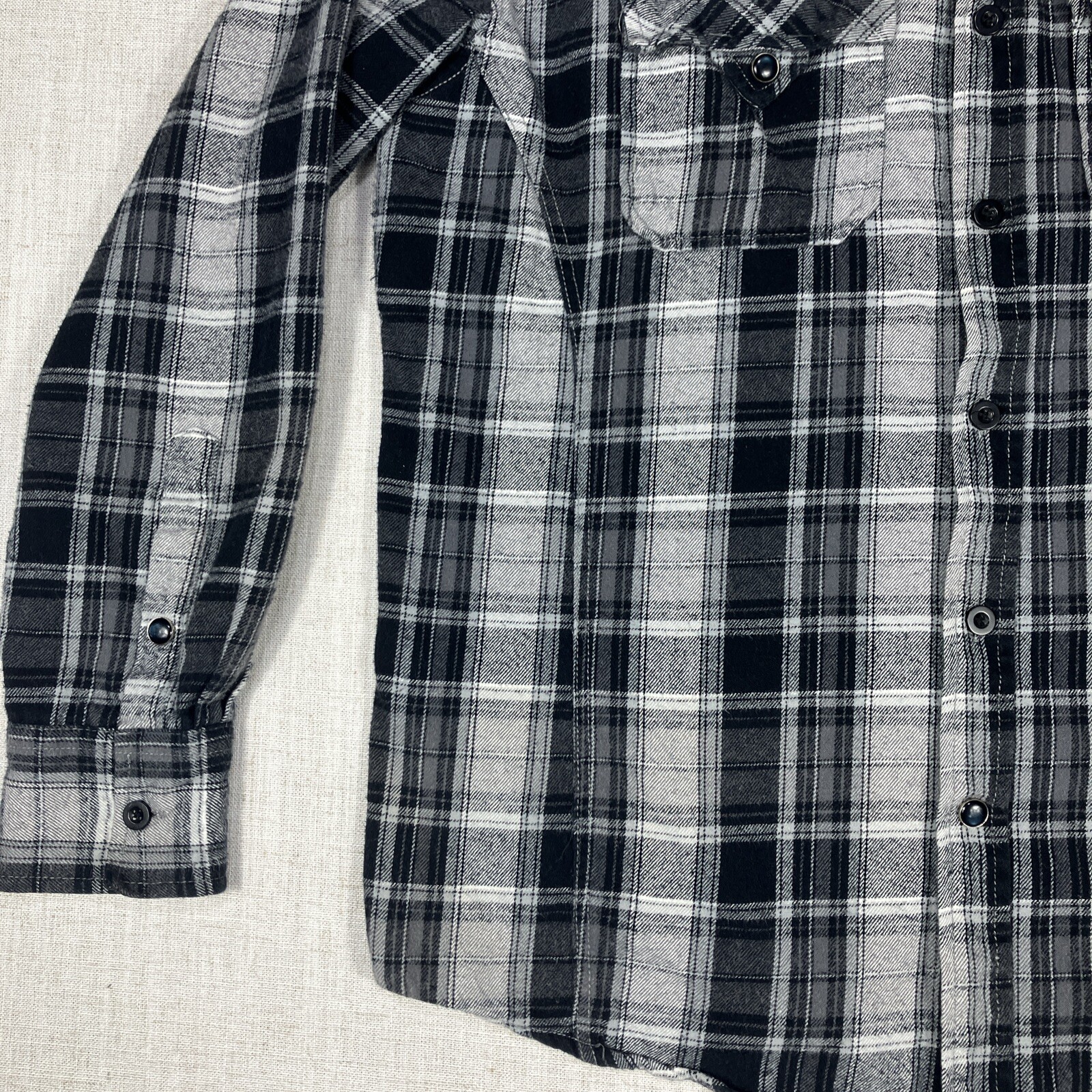Franky Max Women’s Flannel Size Large Button Pearl Snap Zip Pockets
