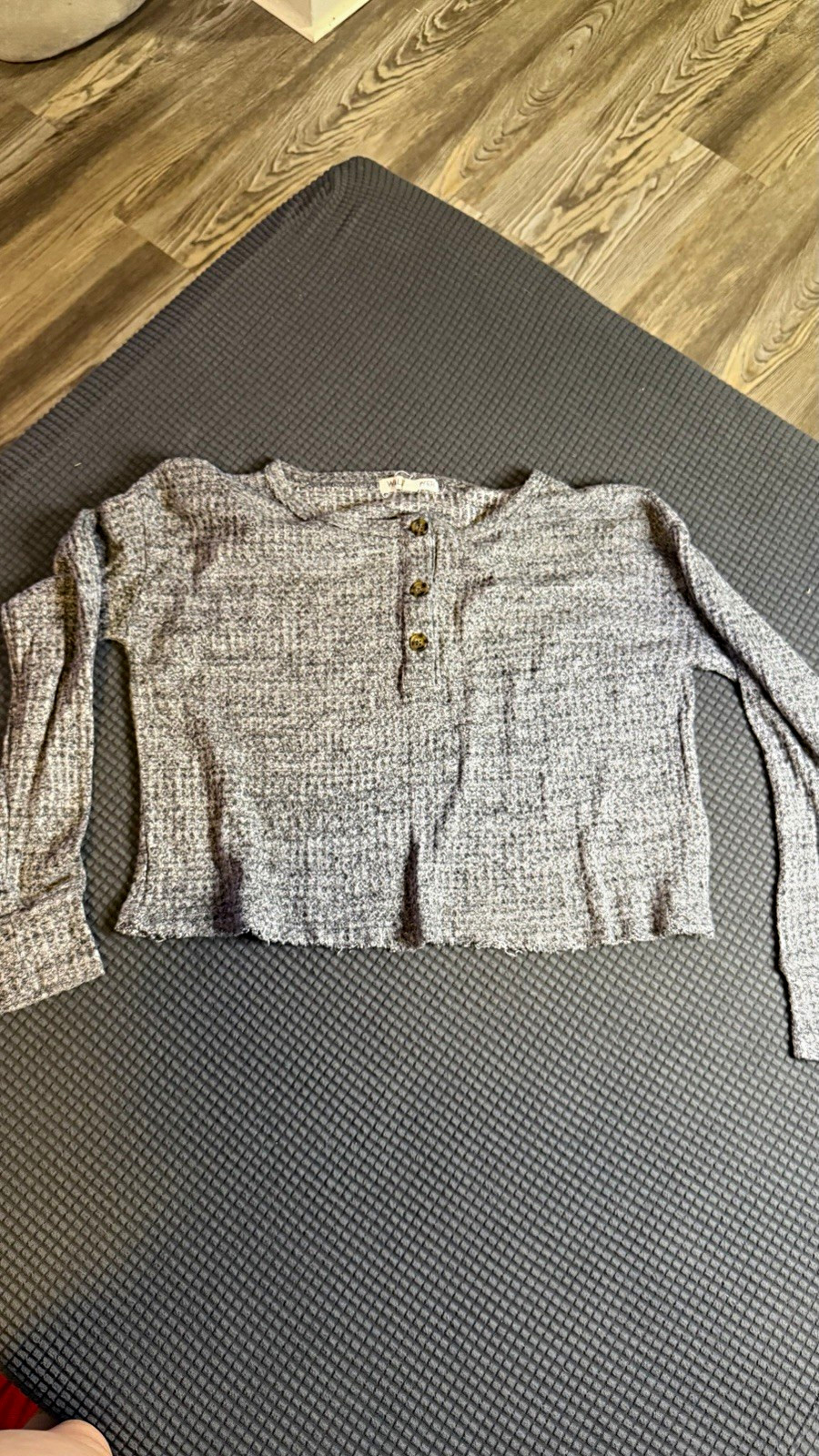 Wallflower Women’s Gray Waffle-Knit Henley Button Pullover Sweater M
