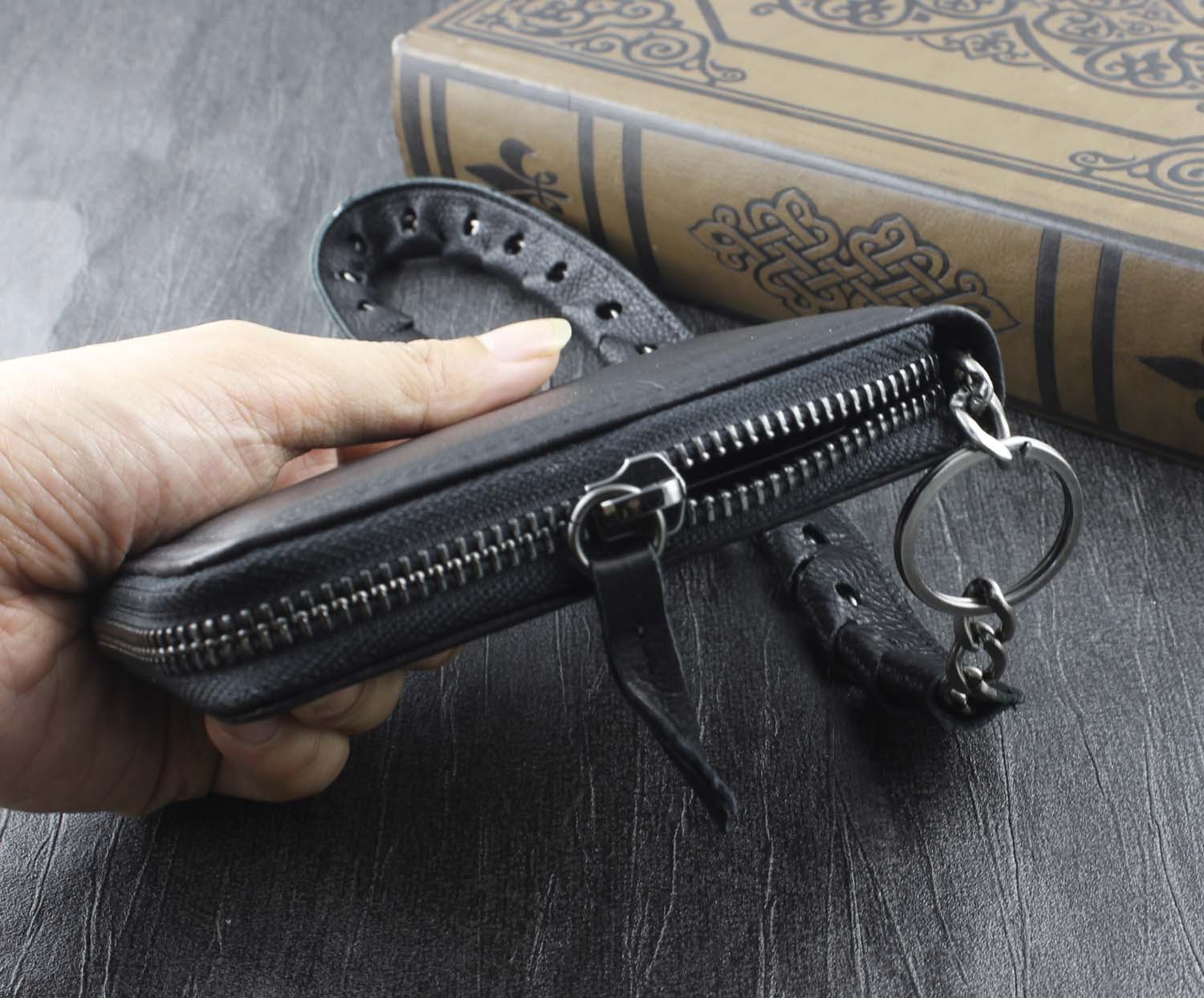 Wallet for Men Sheep Leather Zipper Card Biker Wallet With Safe Chain Black