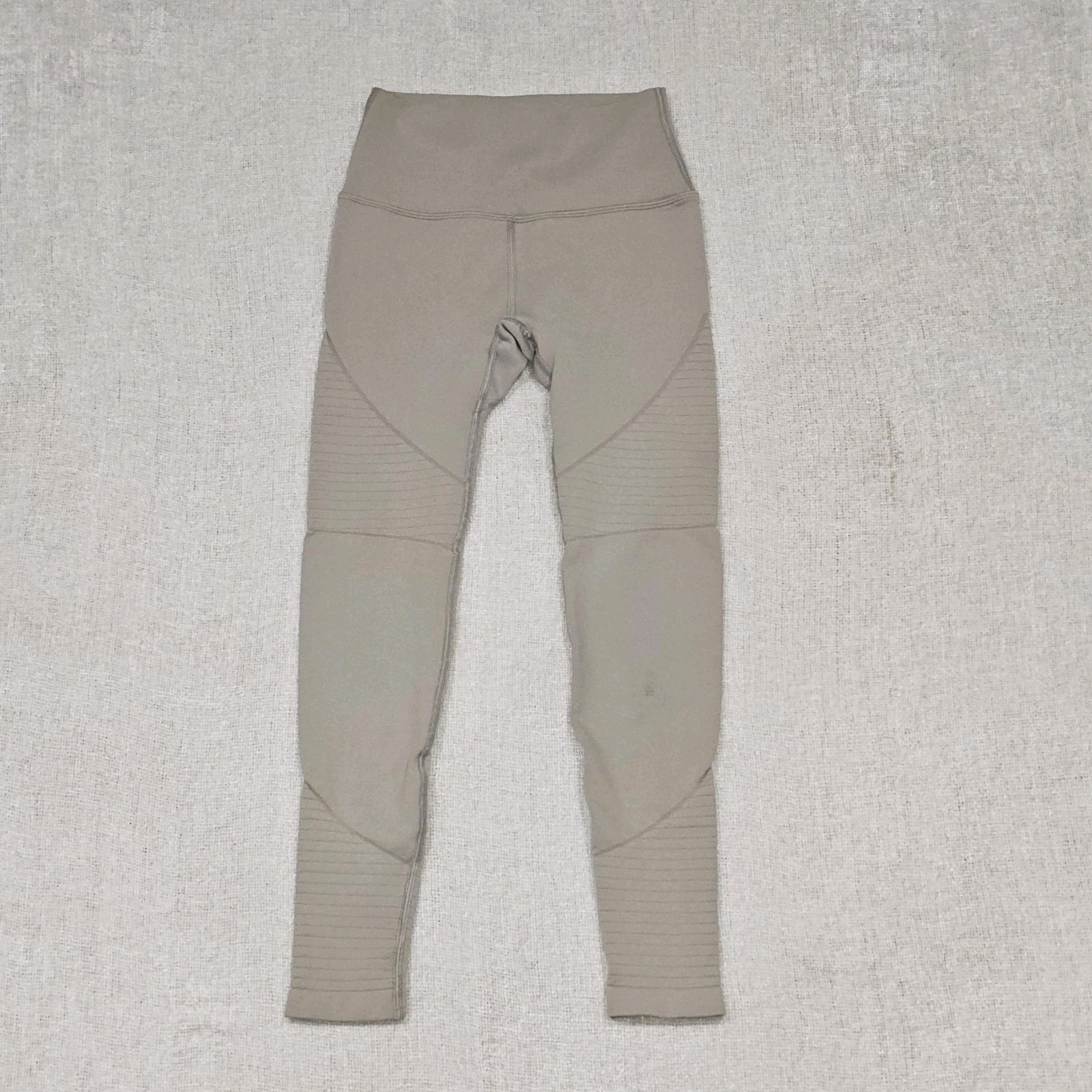 Small Alphalete Compression 7/8 Leggings Tan Pale Nude