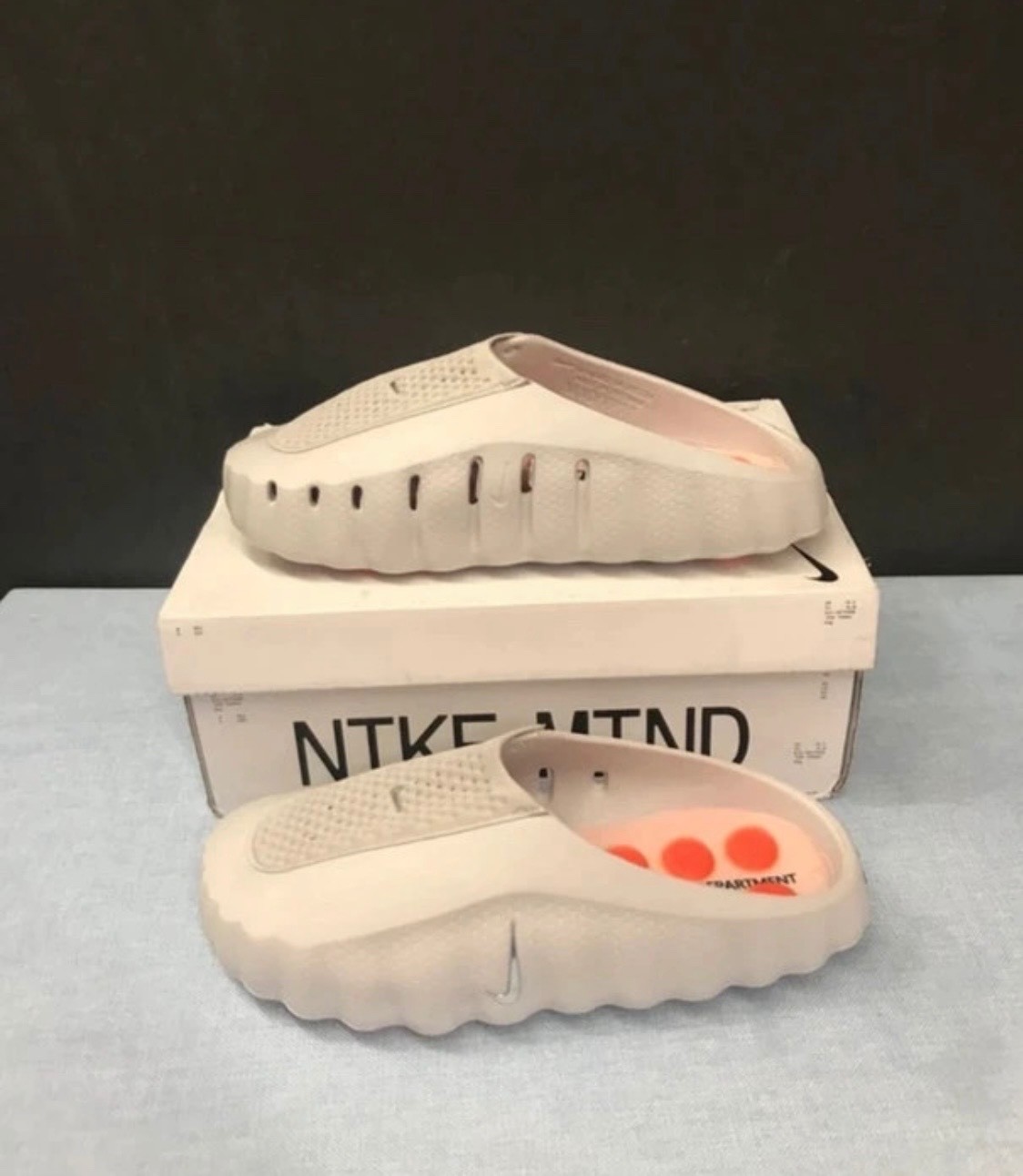Nike Mind 001