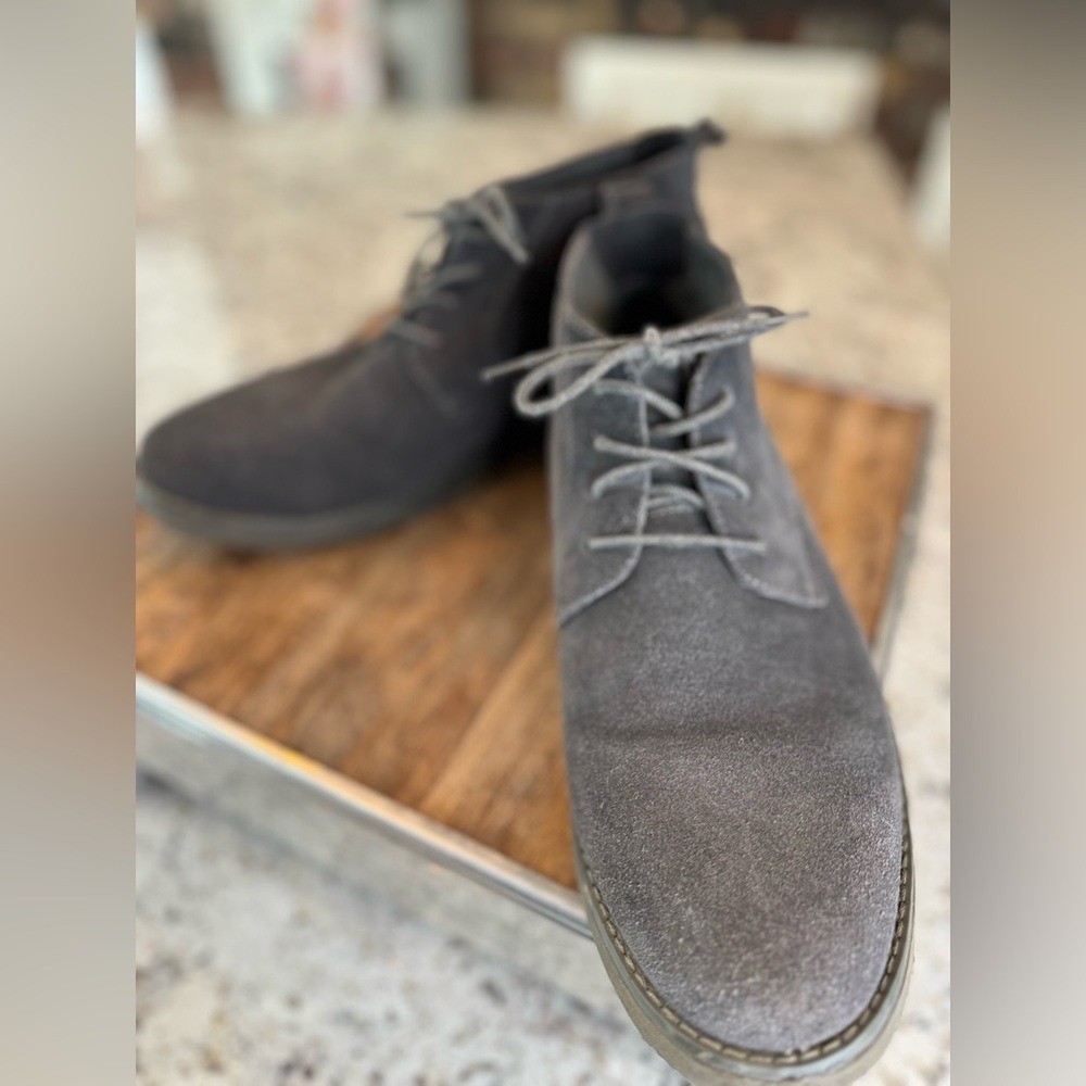 BRUNO MARC Gray Suede Boots