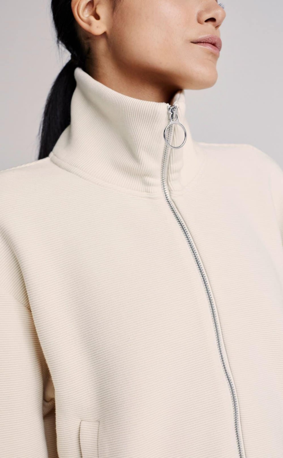 Varley Bloomwood Ribbed Mock Neck Zip Up Jacket in OaK Milk Size S