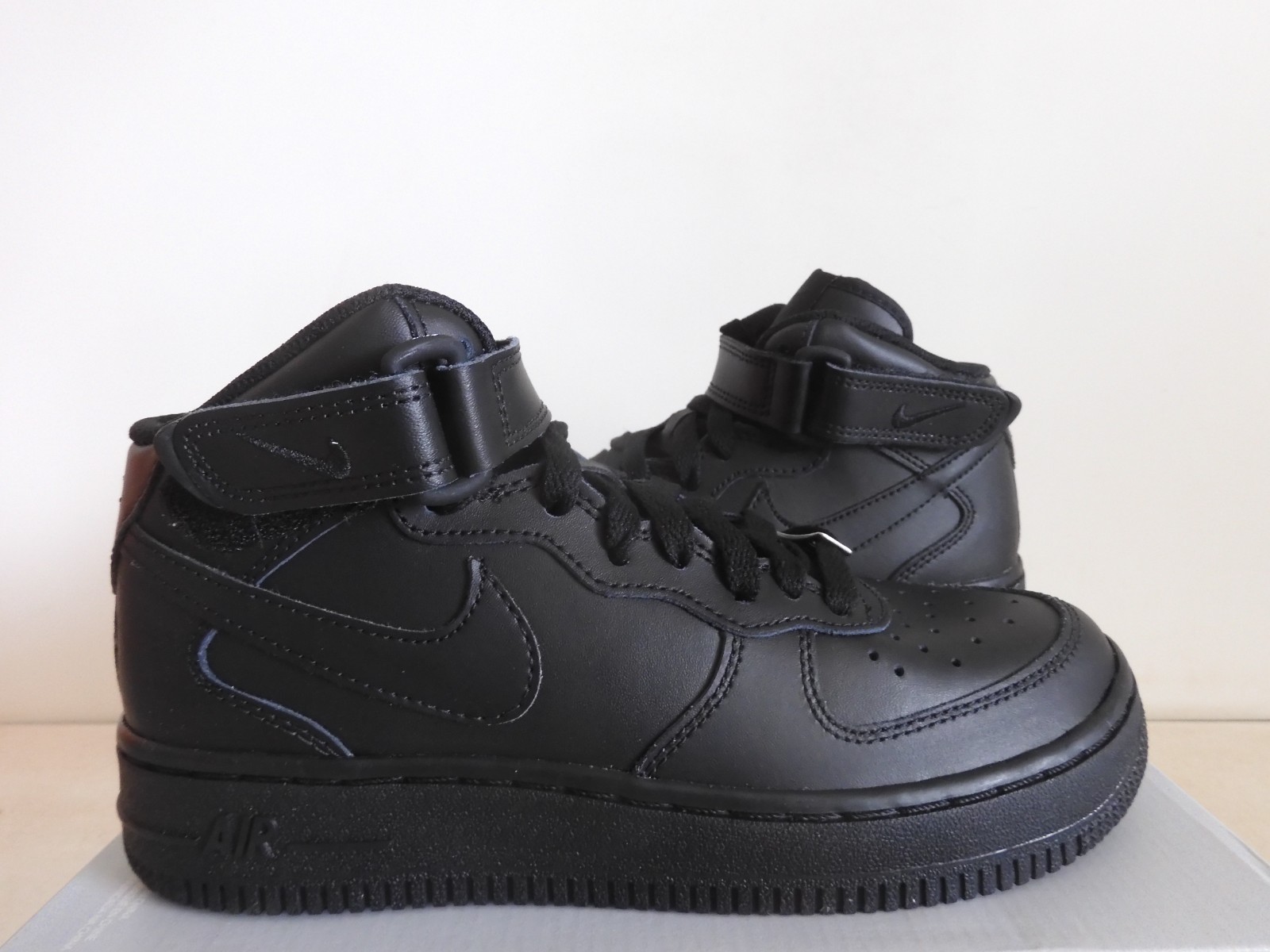 Nike Air Force 1 Mid (GS) All Black Black-Black Sz 4.5Y [314195-004]