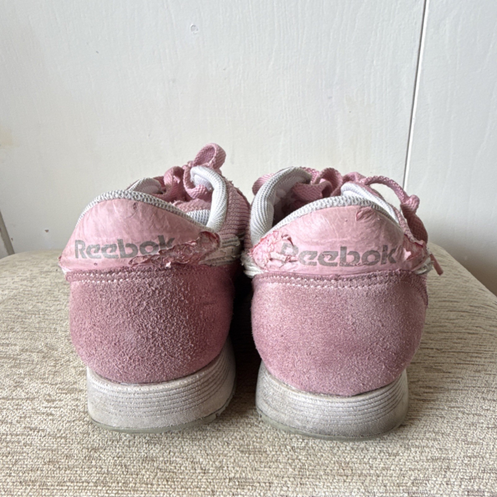 Reebok Girls Pink Athletic Shoes Breathable Lace Up Low Top Fabric Suede US 6.5