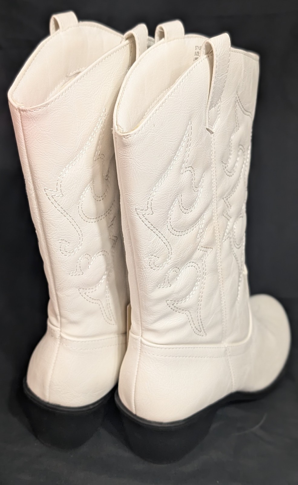 Charles Albert “Yeehaw” Boots Woman’s 8M Modern 100% Vegan Leather White Pull On