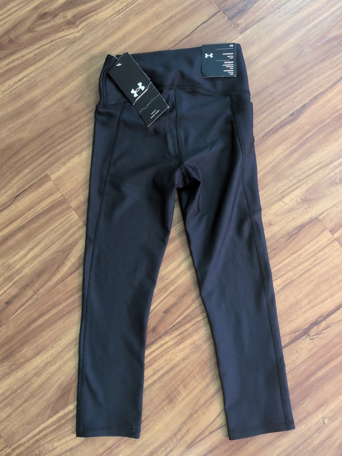 Under Armour HeatGear High Rise Compression Capri Leggings Black XS Free Ship