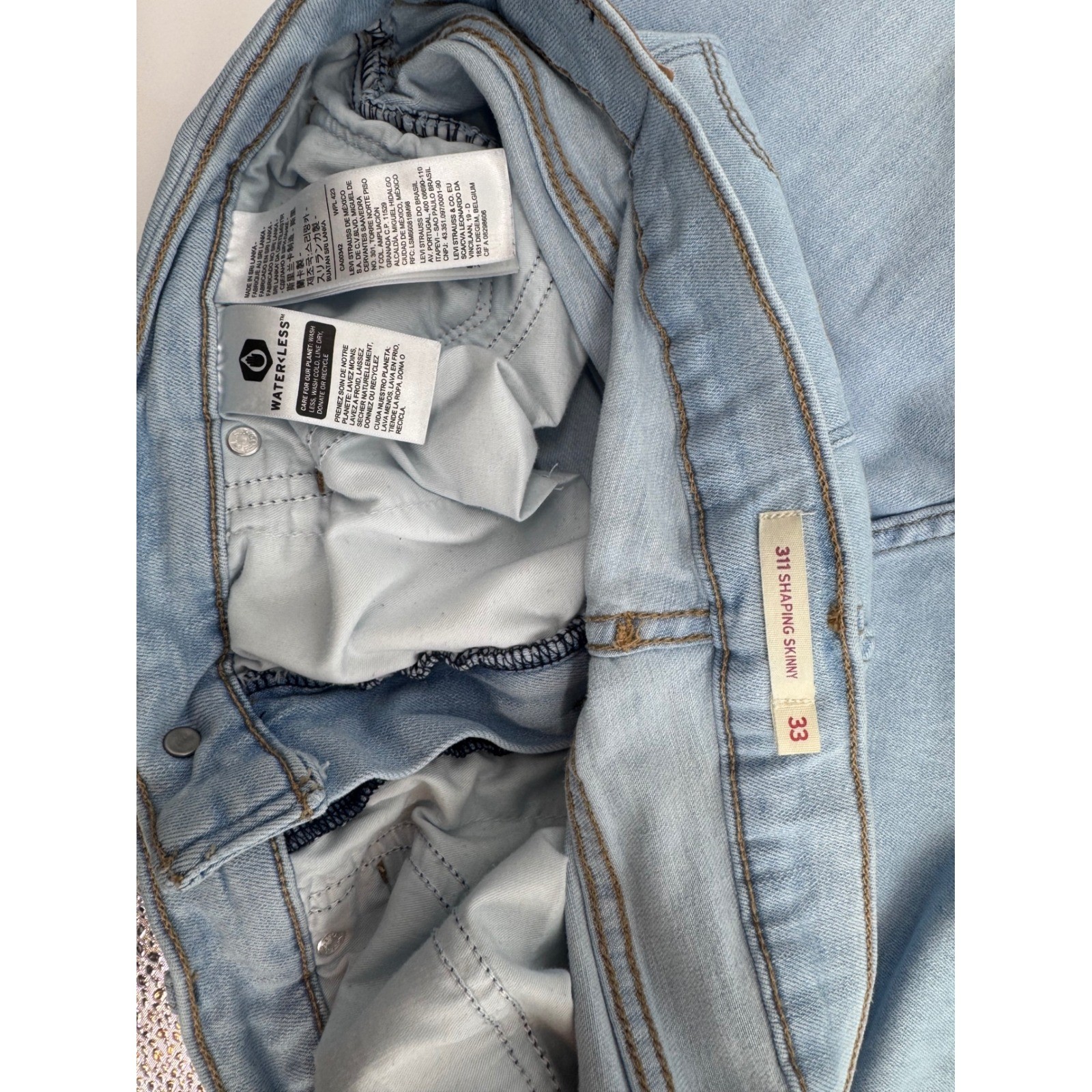 Levis 311 Shaping Skinny Jeans Light Wash Blue Denim W33 L30 19626-0321