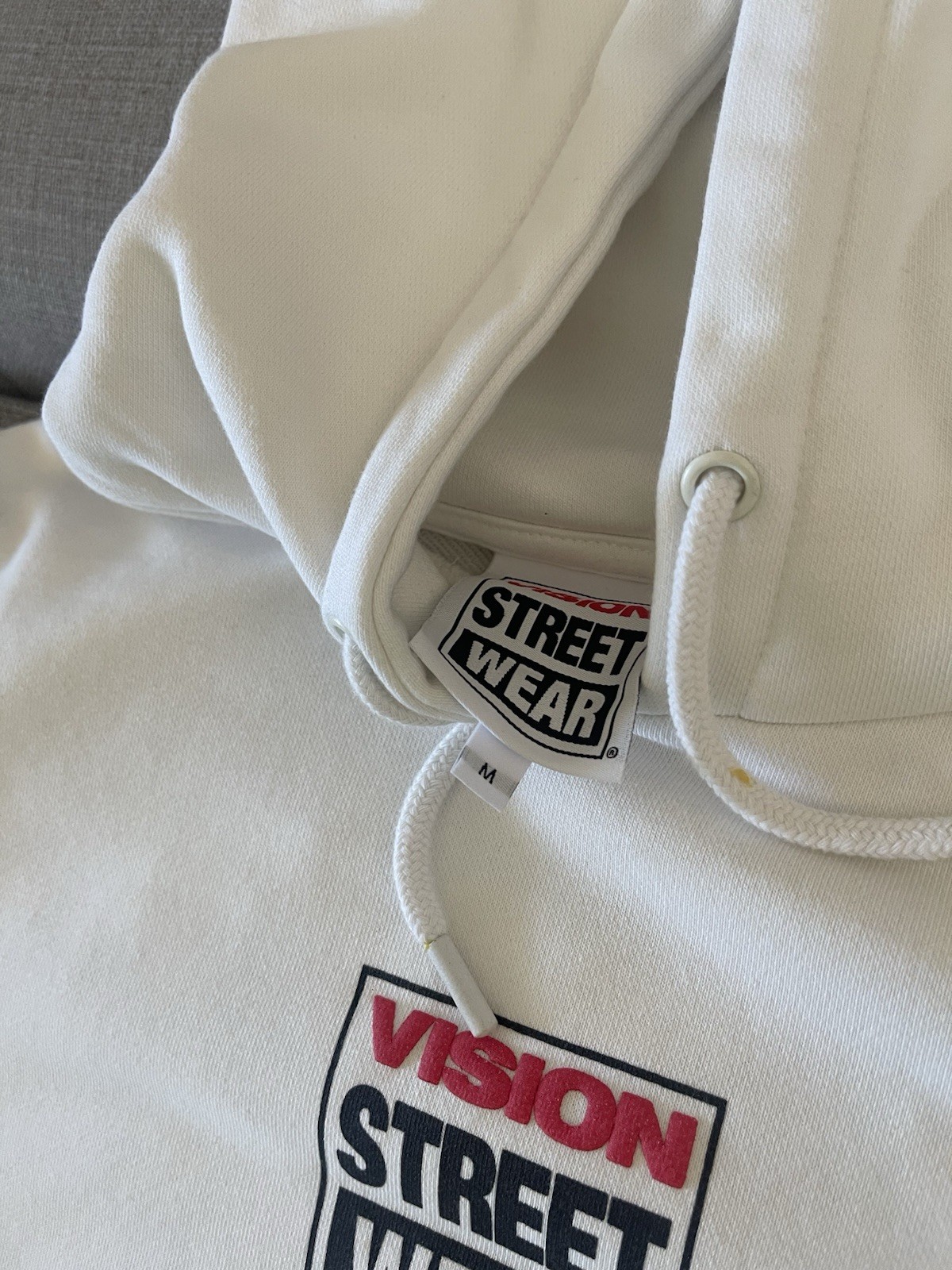 Vision Street Wear Men’s White Pullover Hoodie M Logo Graphic Drawstring Hood