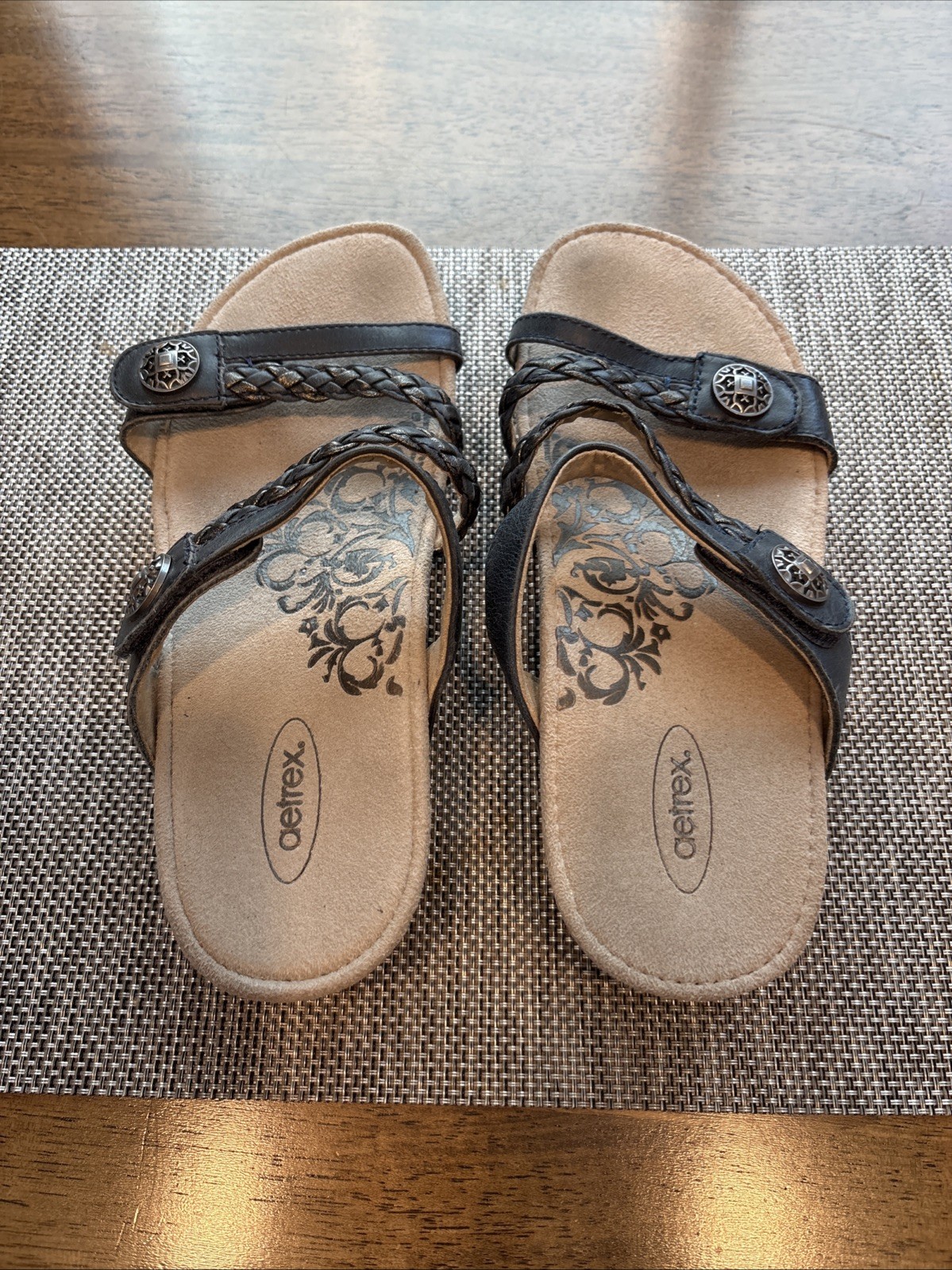 Aetrex Women’s Reese Black Size 8 Leather Braided Sandal Adjustable Strap
