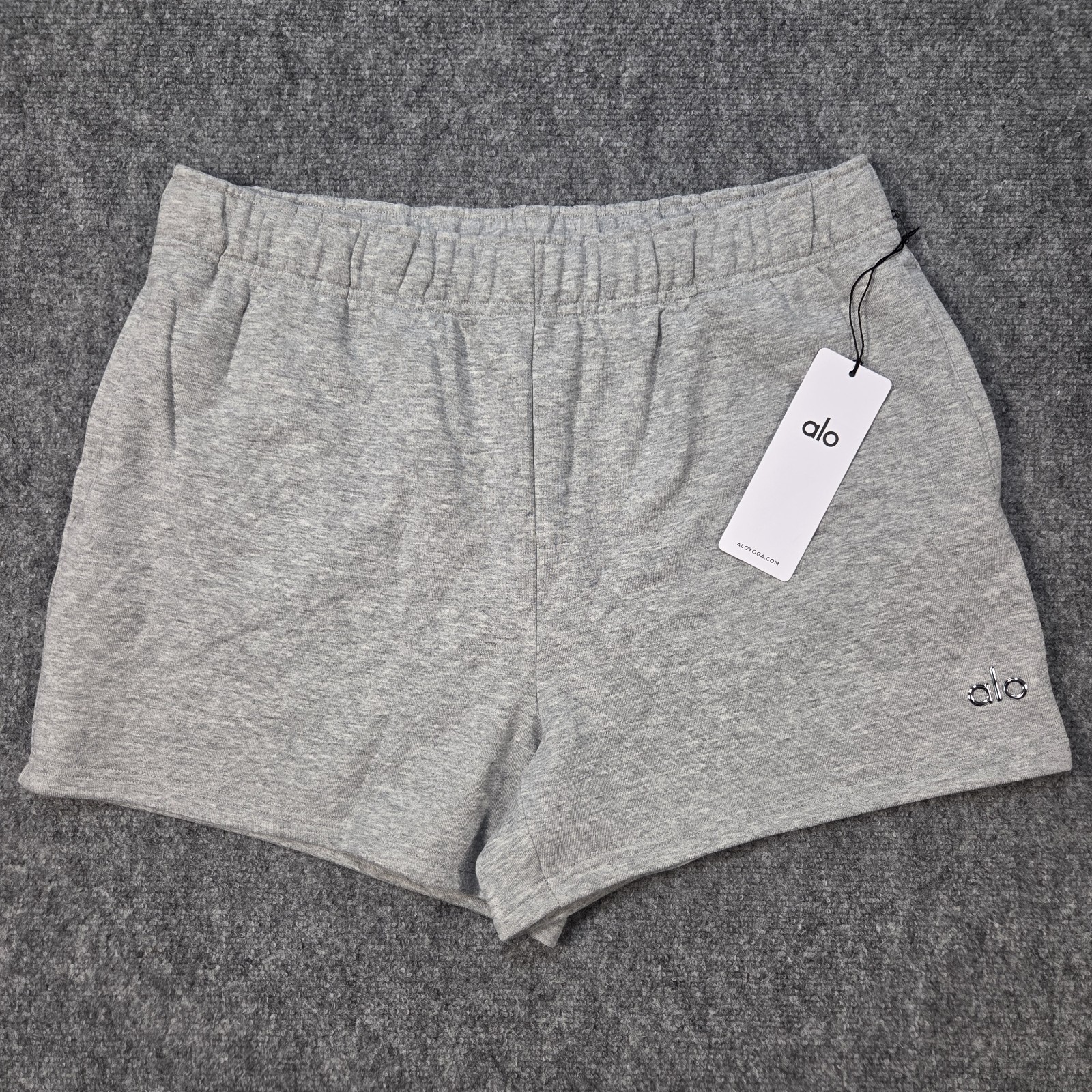 NWT Alo Yoga Accolade Short Womens Large Athletic Sweat Heather Grey Shorts Gray